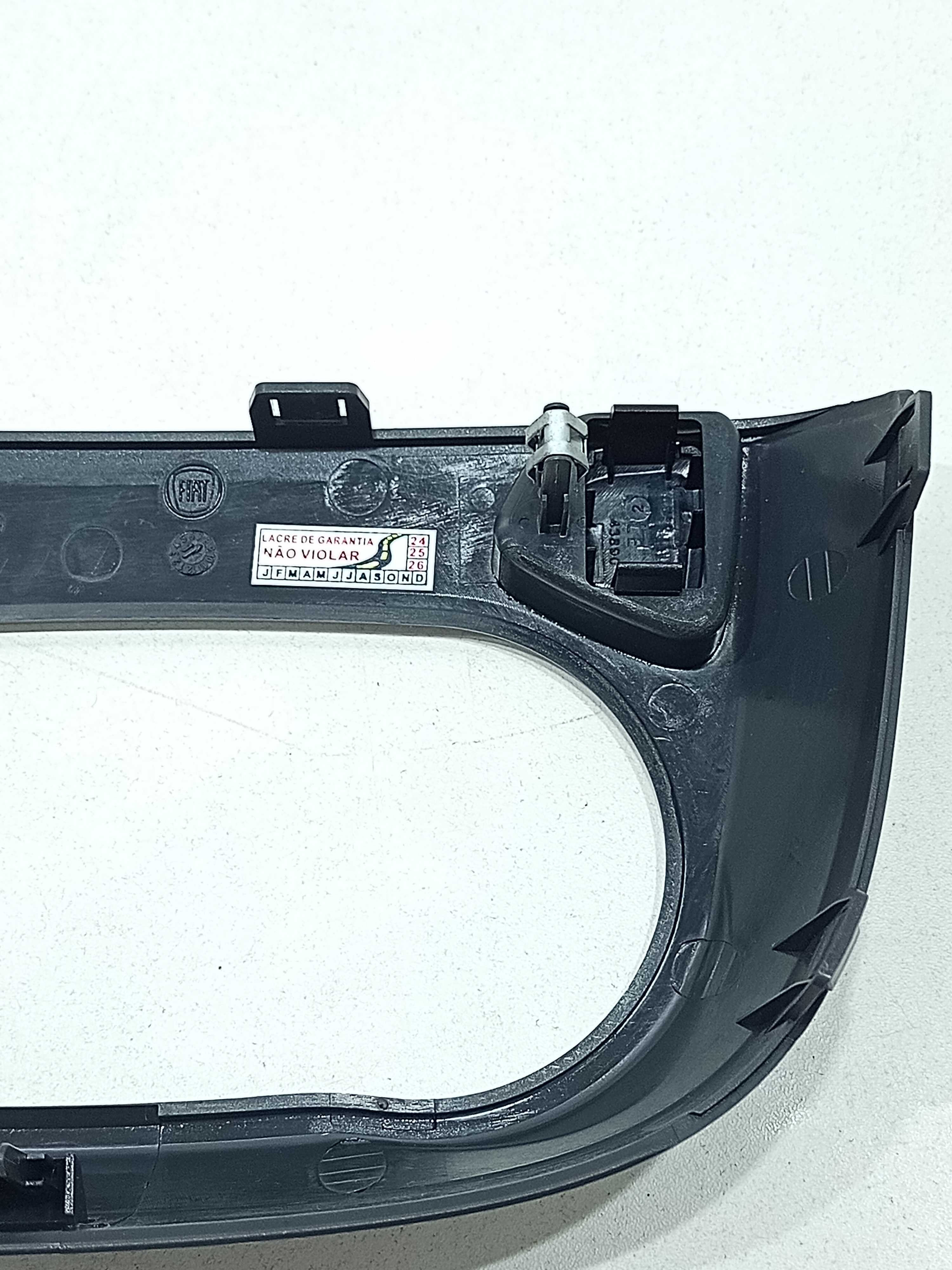 Moldura Central De Comando Fiat Fiorino 2021 1
