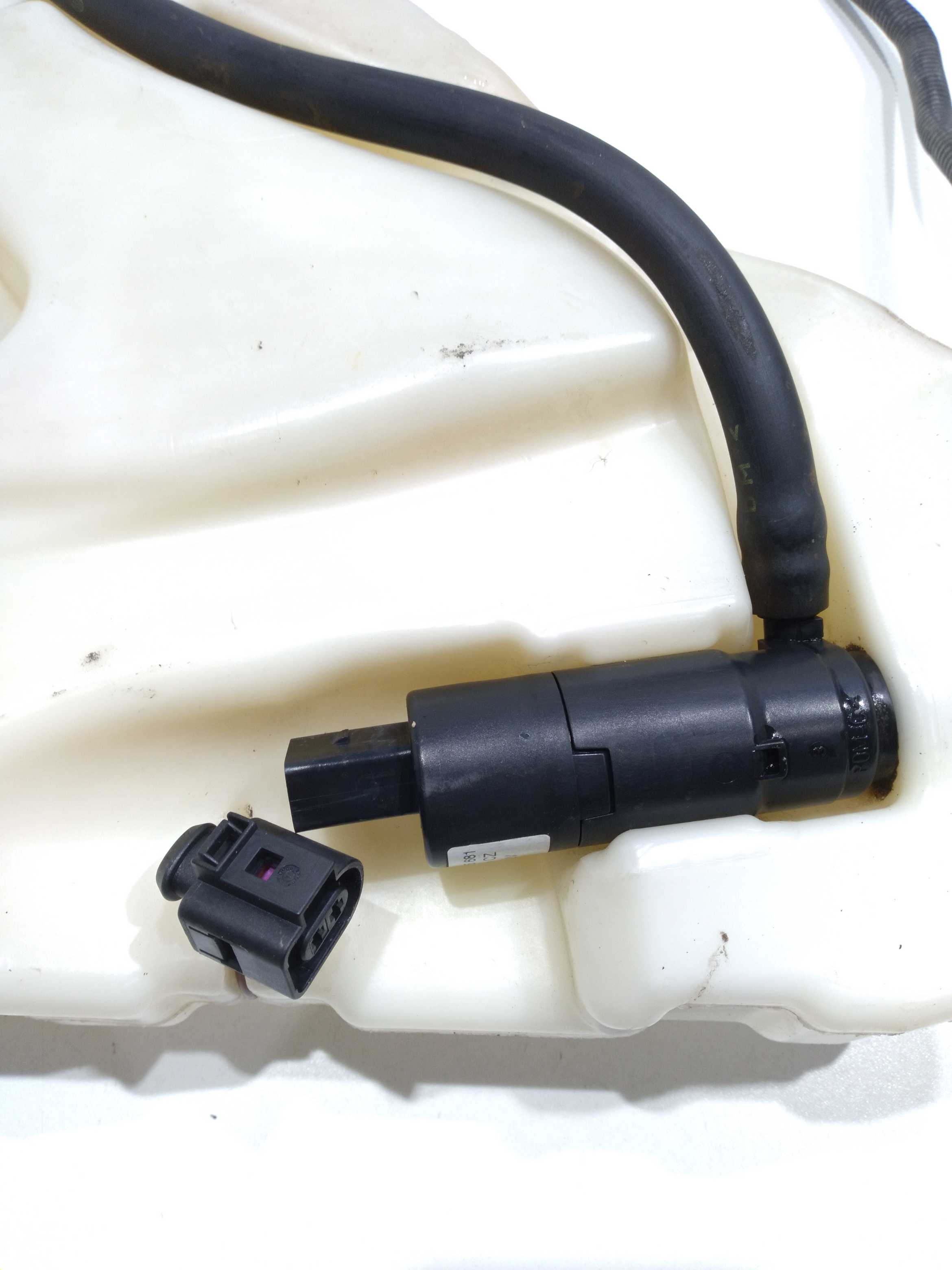 Reservatório Parabrisa Vw Touareg 4.2 V8 2005 5