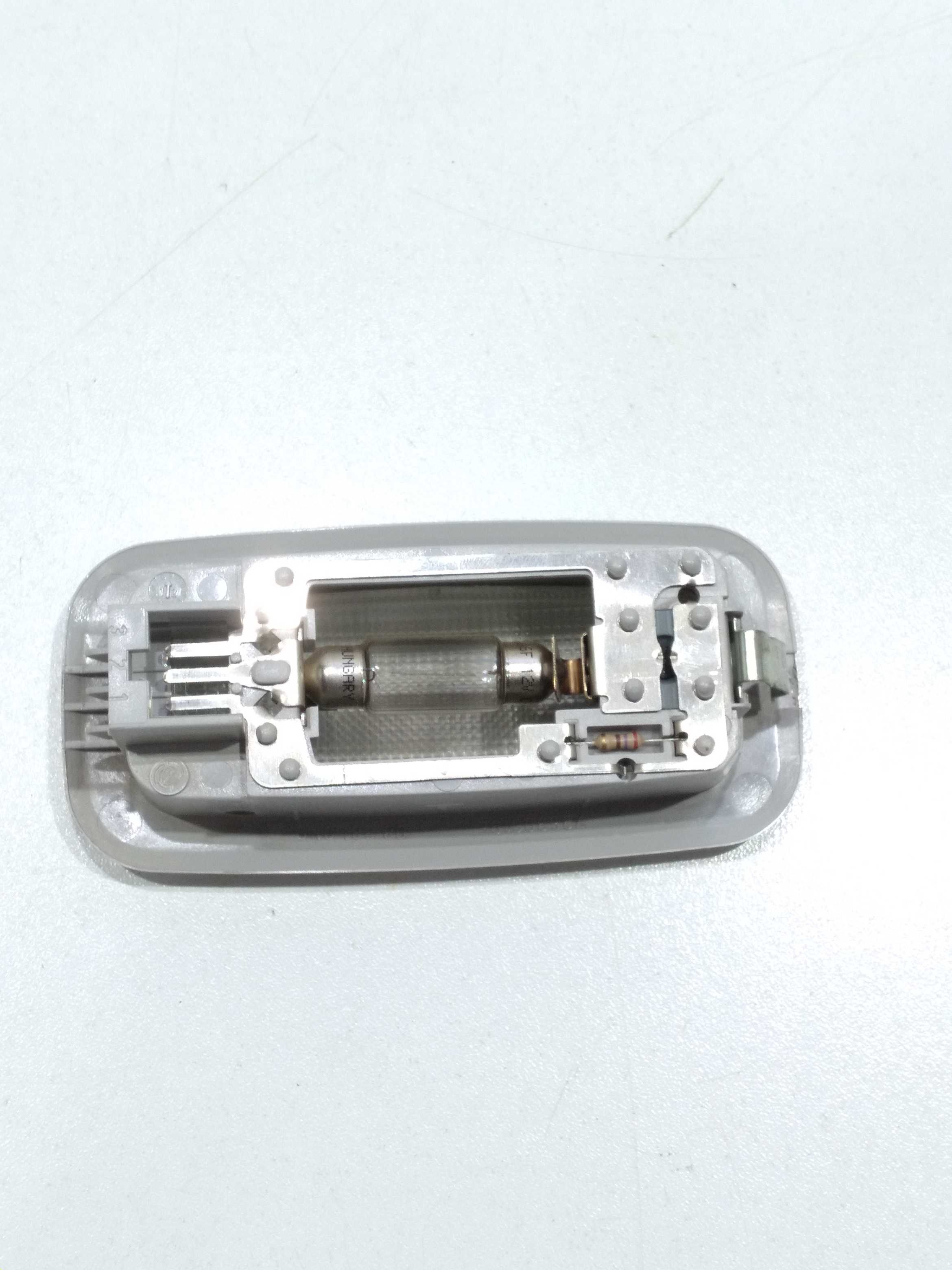 Luz De Teto Lateral Direita Fiat Siena Essenc 1.6 Dl 2013 2