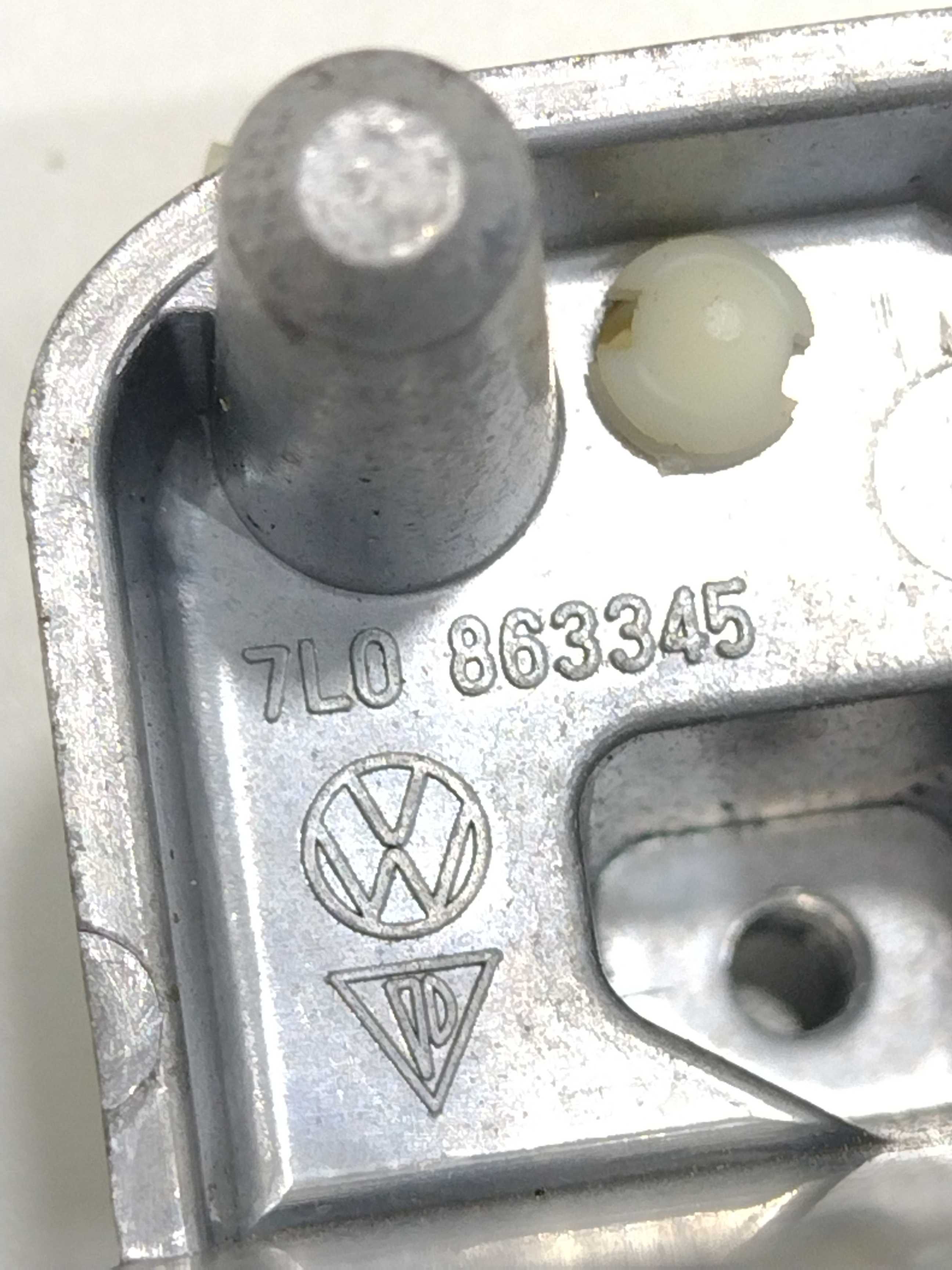 Suporte Console Central Vw Touareg 2005 7l0863345 4