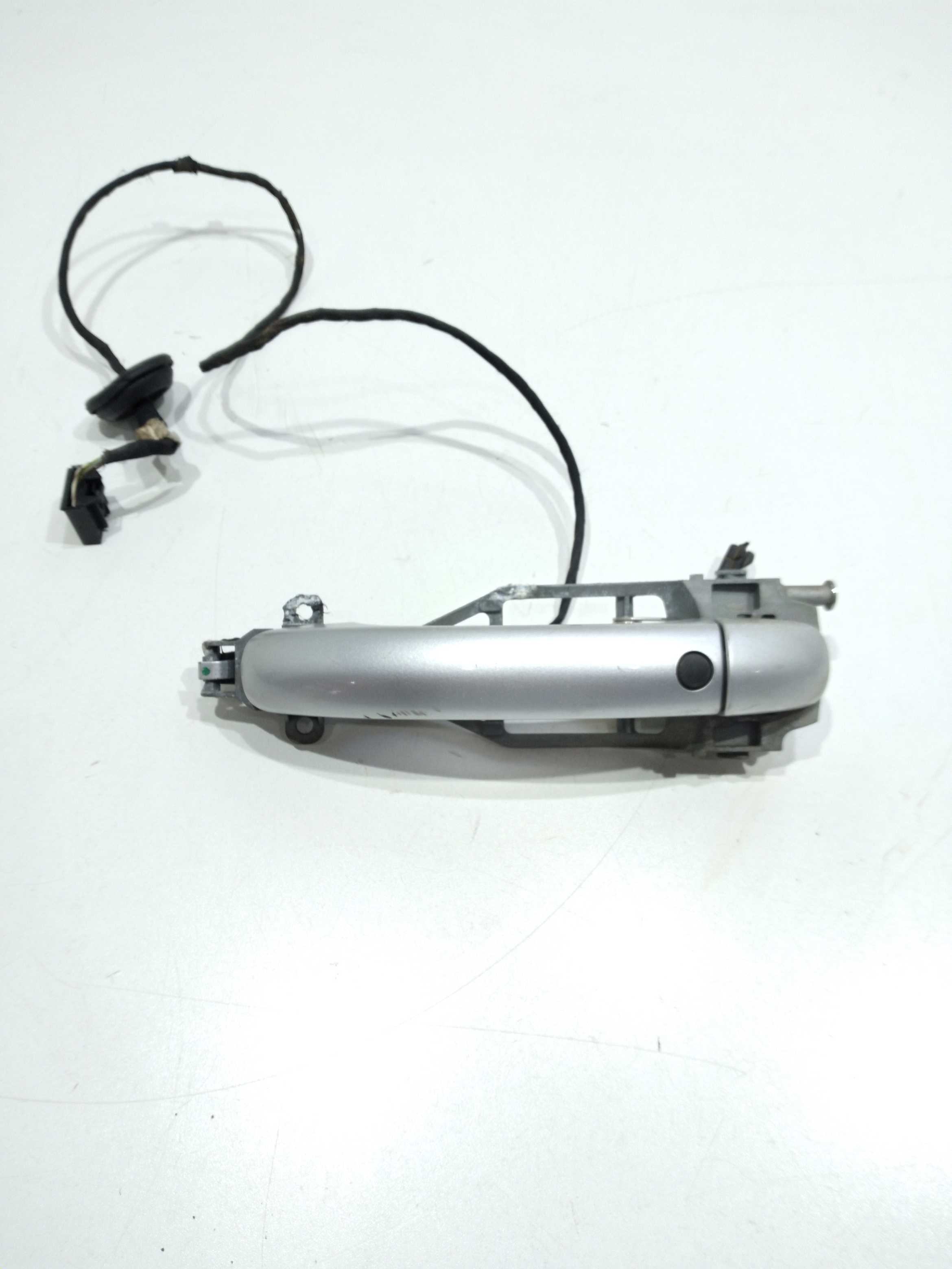 Maçaneta Externa Porta Traseira Esq. Vw Touareg 4.2 V8 2005 1