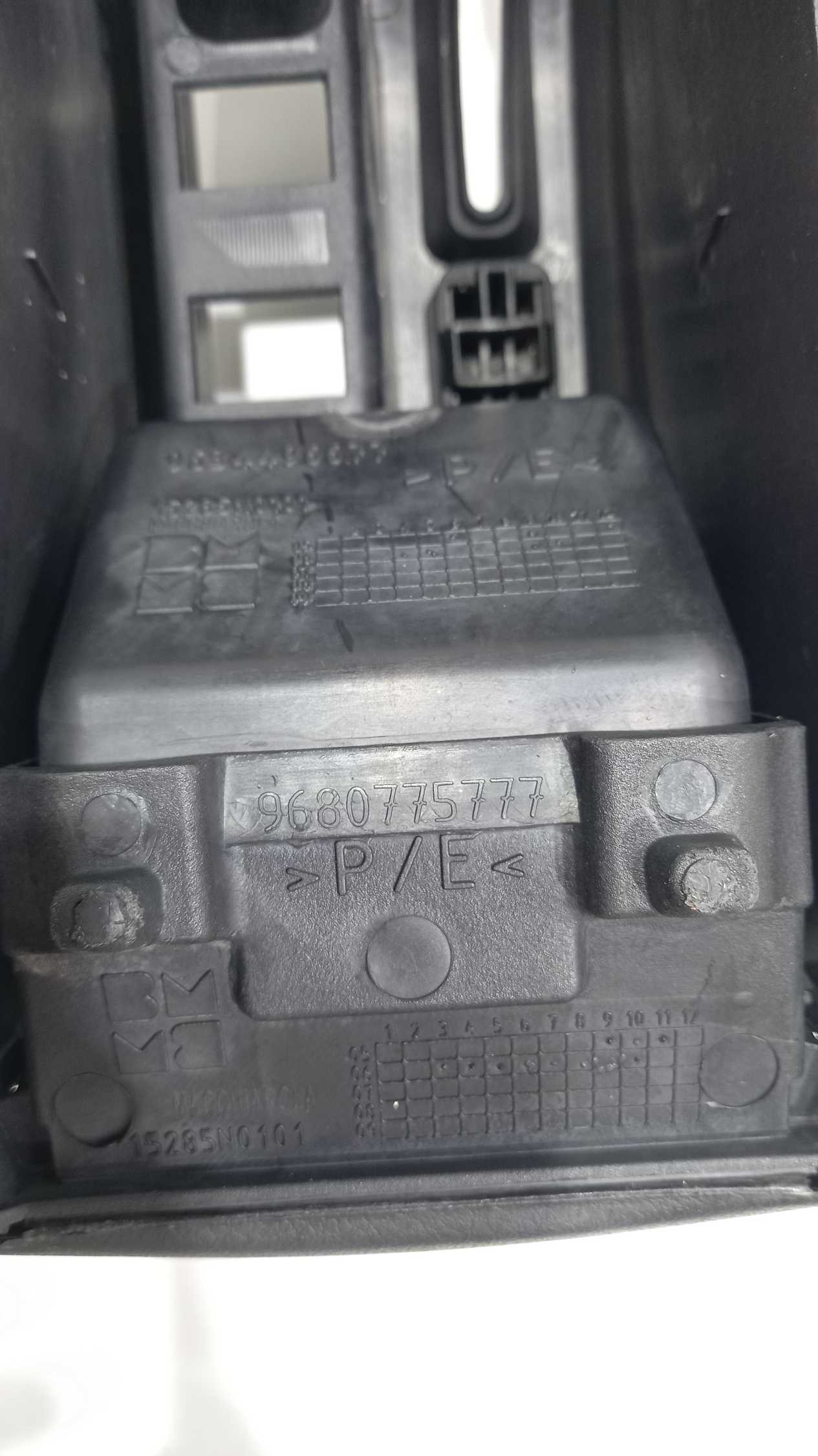 Console Central Peugeot 307 2006 8
