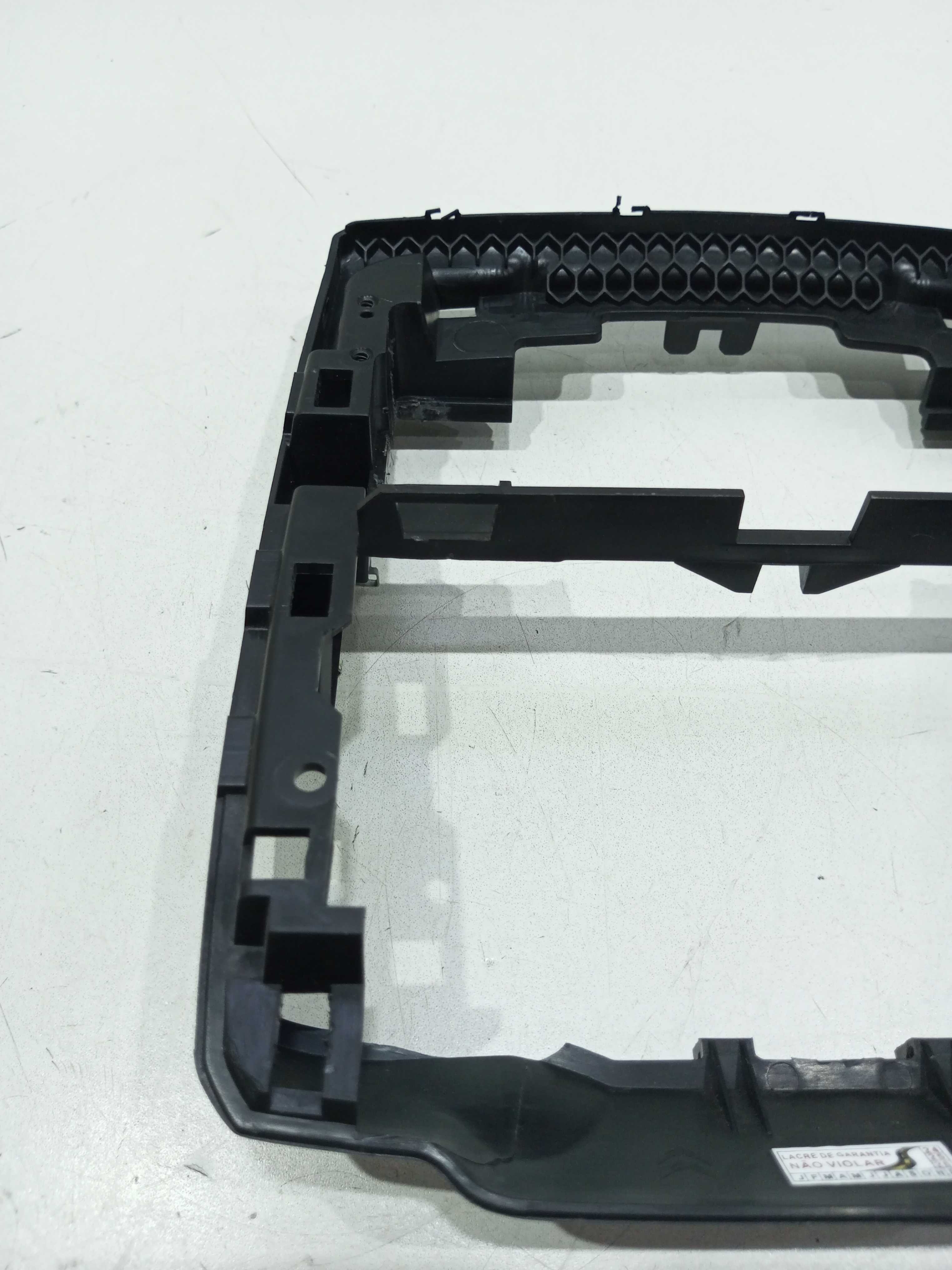 Moldura Suporte Rádio e Comando Citroen C3 2017 2