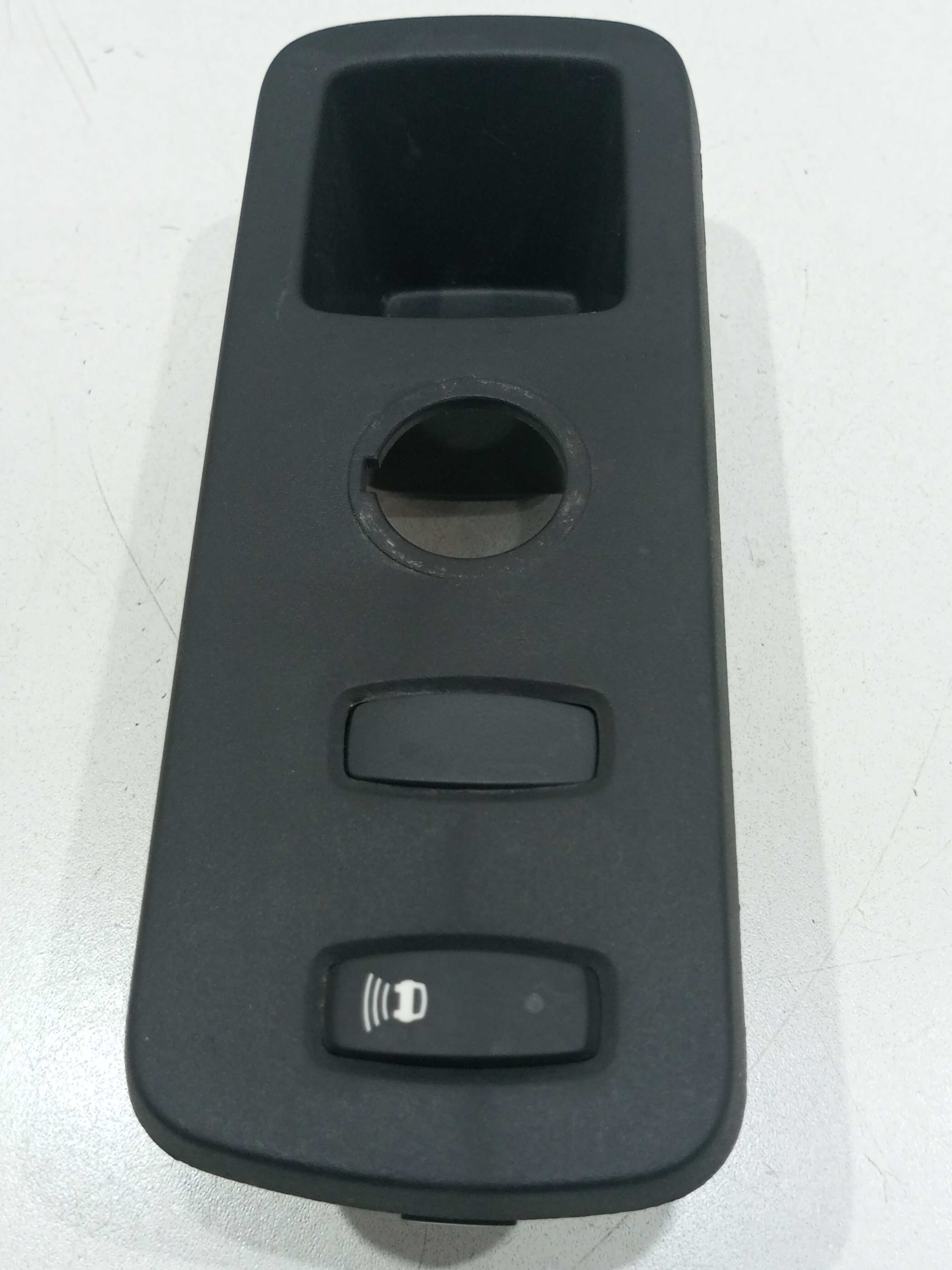Moldura Botão Sensor De Ré Renault Duster 1.6 2014 2