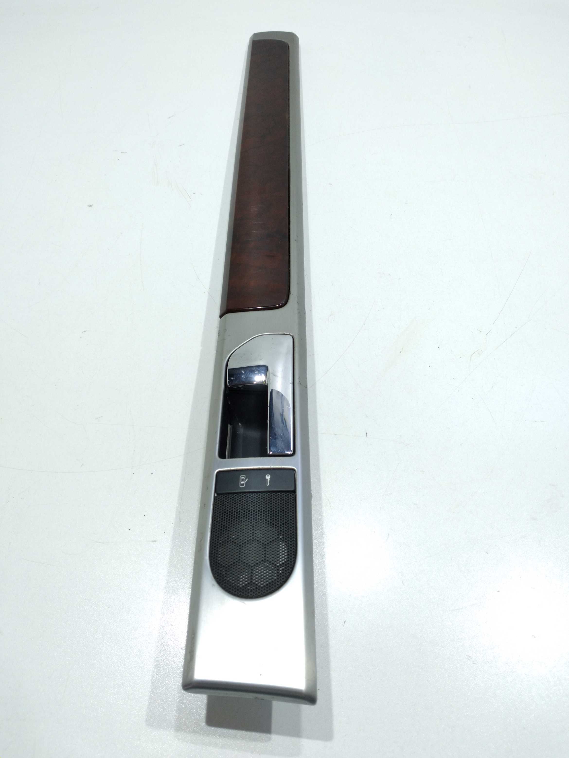 Moldura Maçaneta  Porta Tras. Direita Touareg 4.2 V8 2005 4