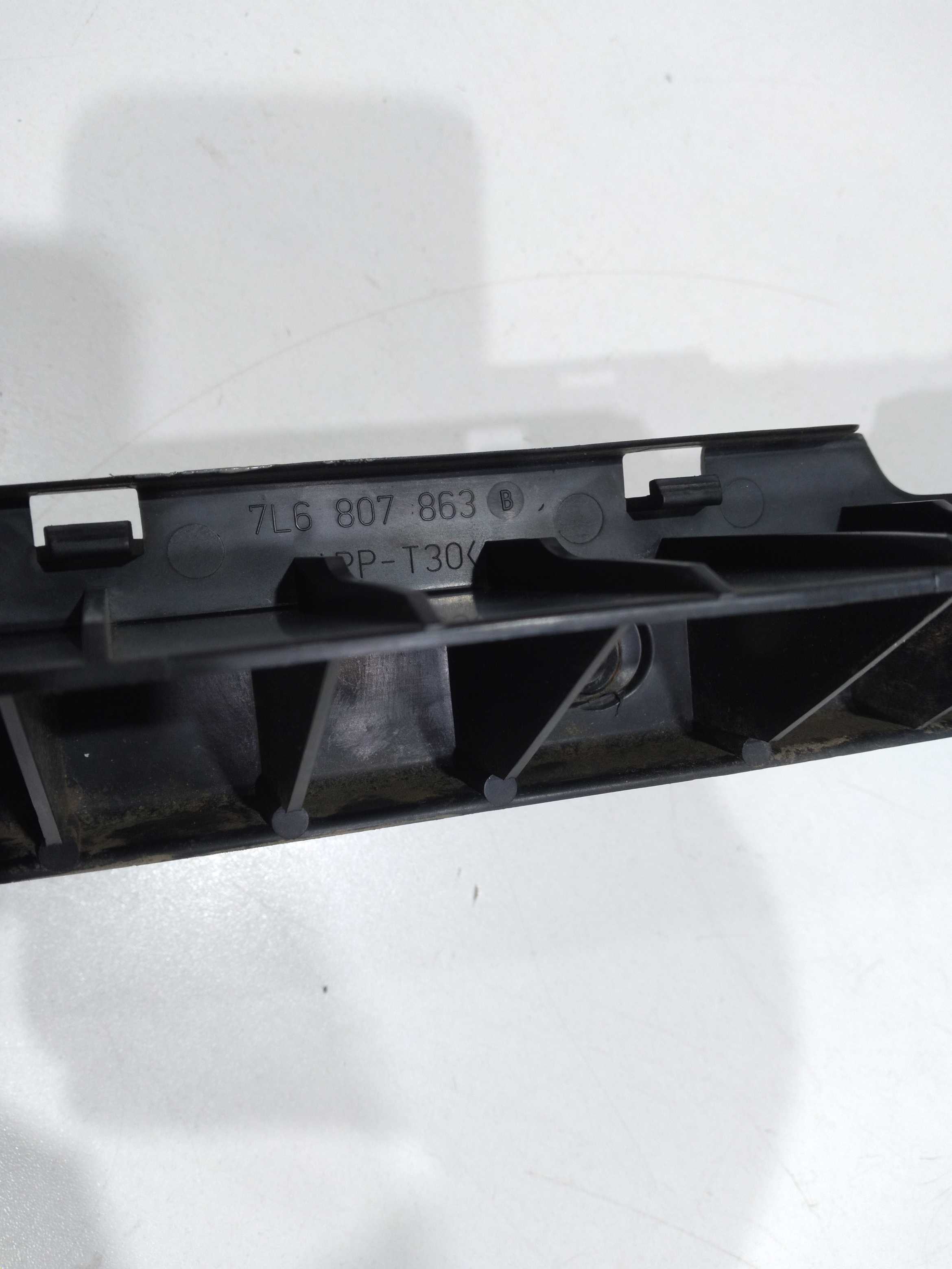 Guia Parachoque Traseiro Volkswagen Touareg 4.2 V8 2005 5