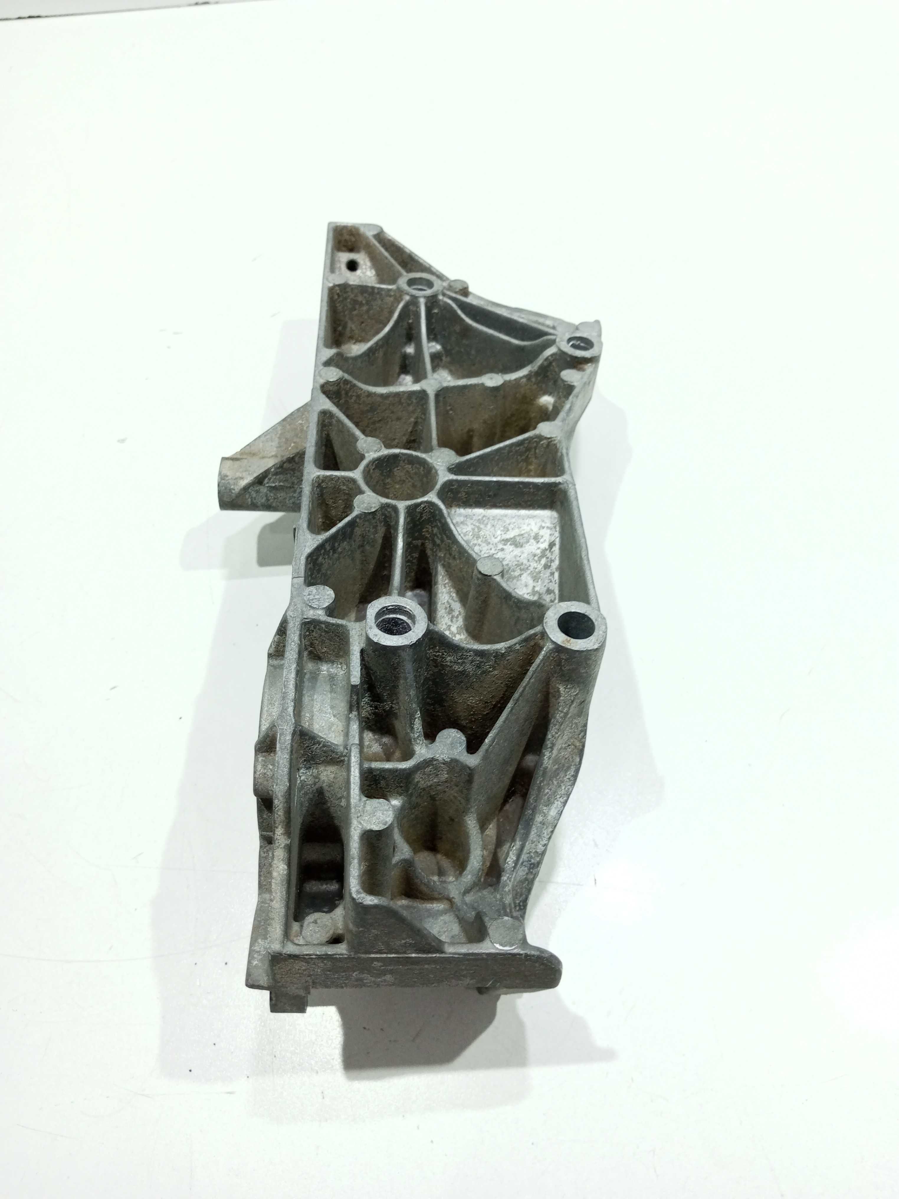 Suporte Do Alternador Volkswagen  Polo 1.6 2003 Com Ar 4