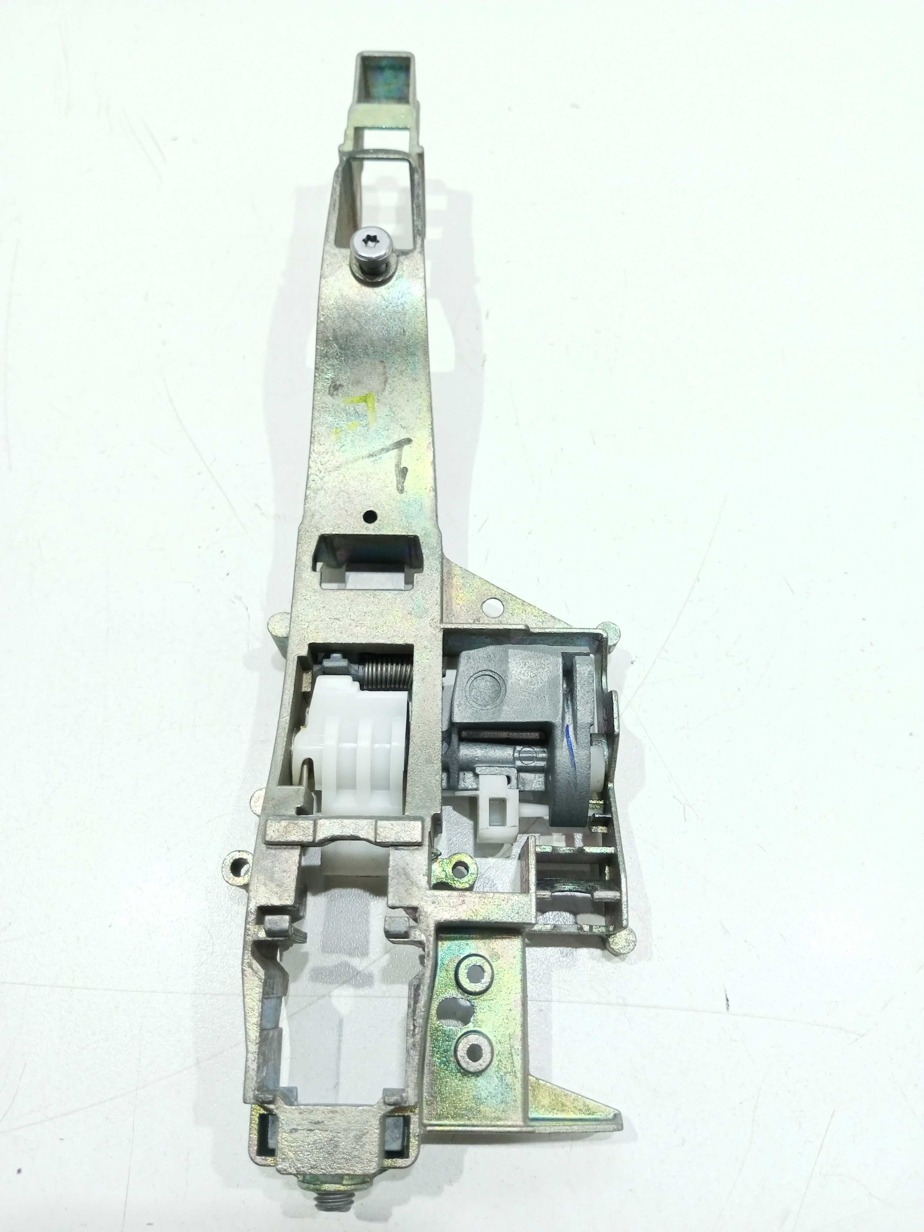 Suporte Maçaneta Externa Traseira Esq. Peugeot 2008 1.6 2018 3