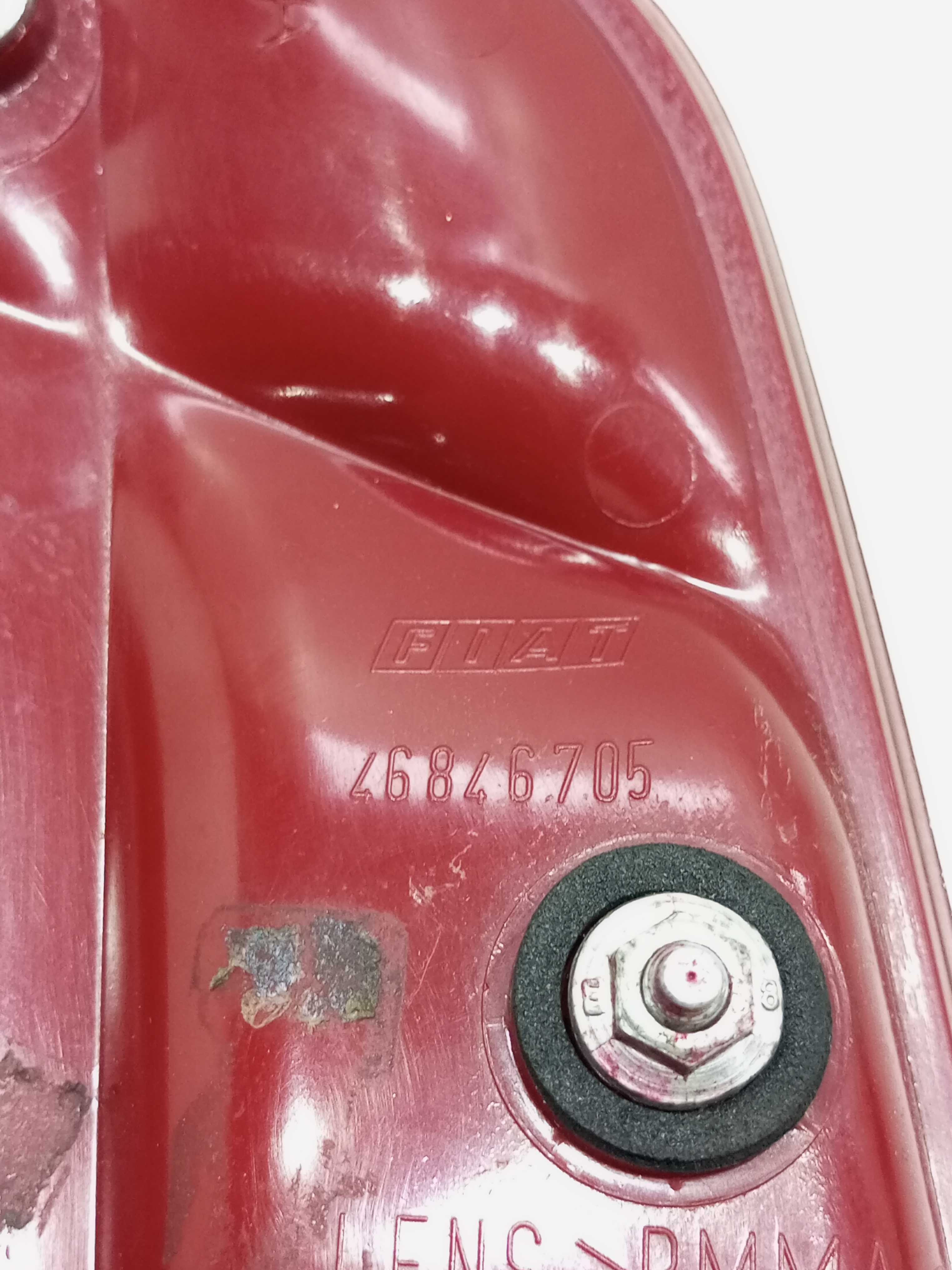 Lanterna Da Tampa Traseira Lado Direito Fiat Siena 2011 Direito/passageiro Vermelho 4
