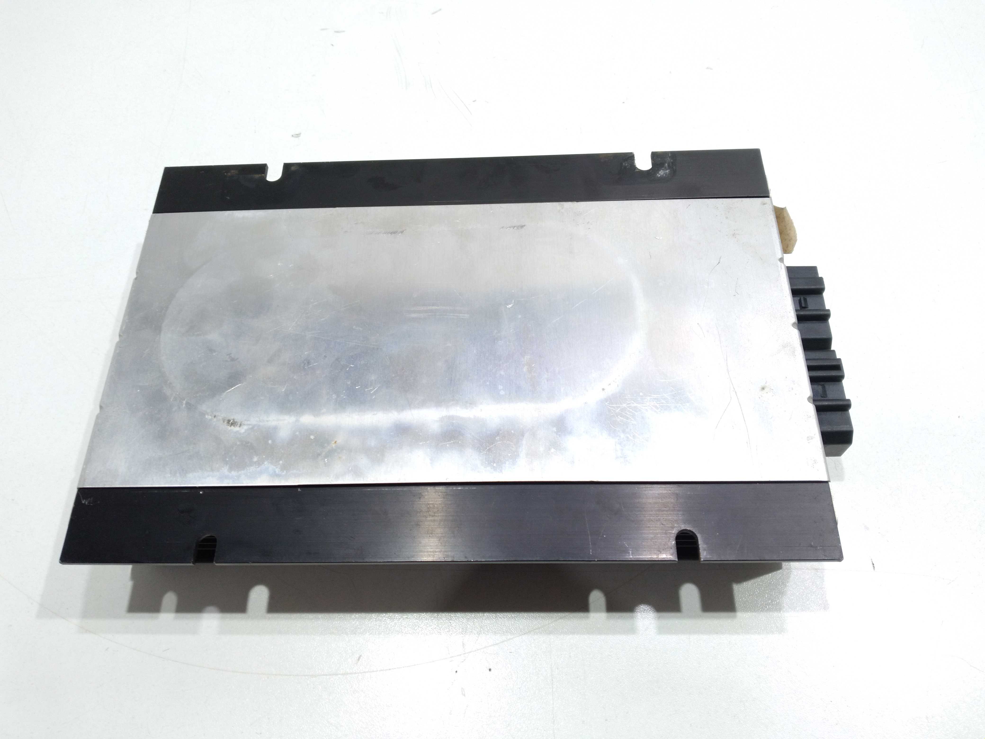 Módulo De Som Vw Touareg 4.2 V8 2005 Original 4