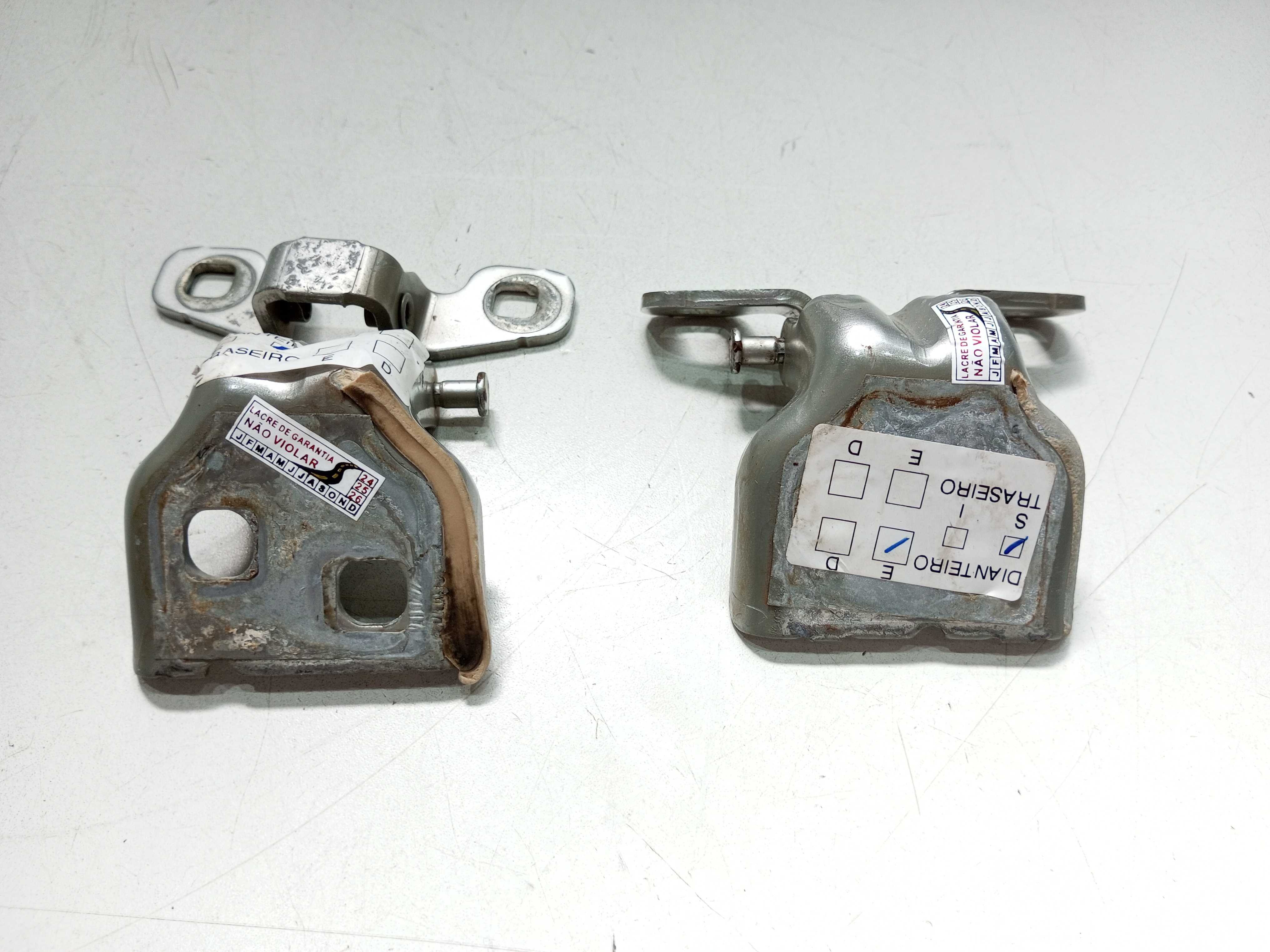 Par Dobradiças Porta Dianteira Esquerda Renault Duster 2014 1