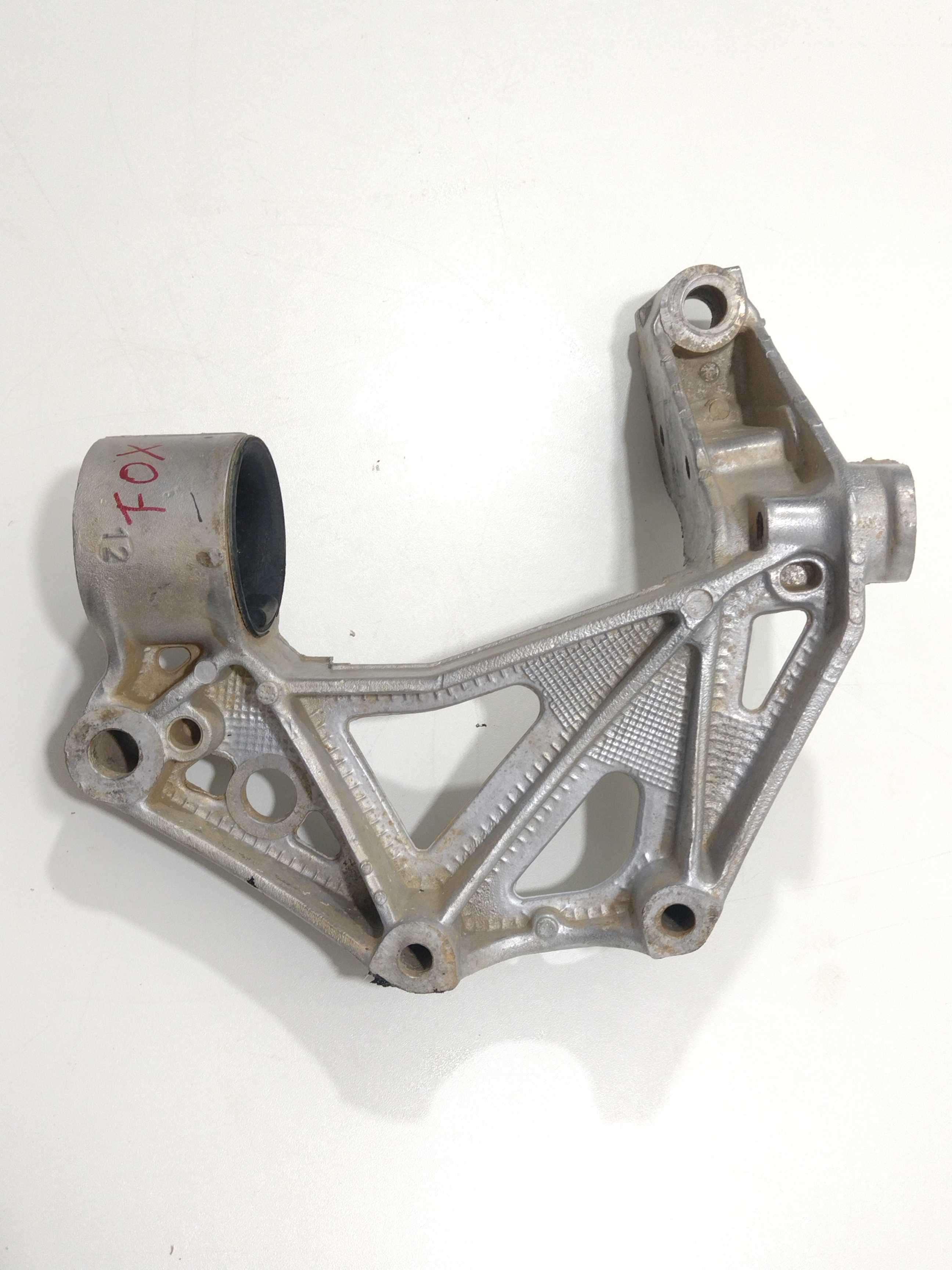 Suporte Bandeja Suspensão L Direito Fox 2009 2