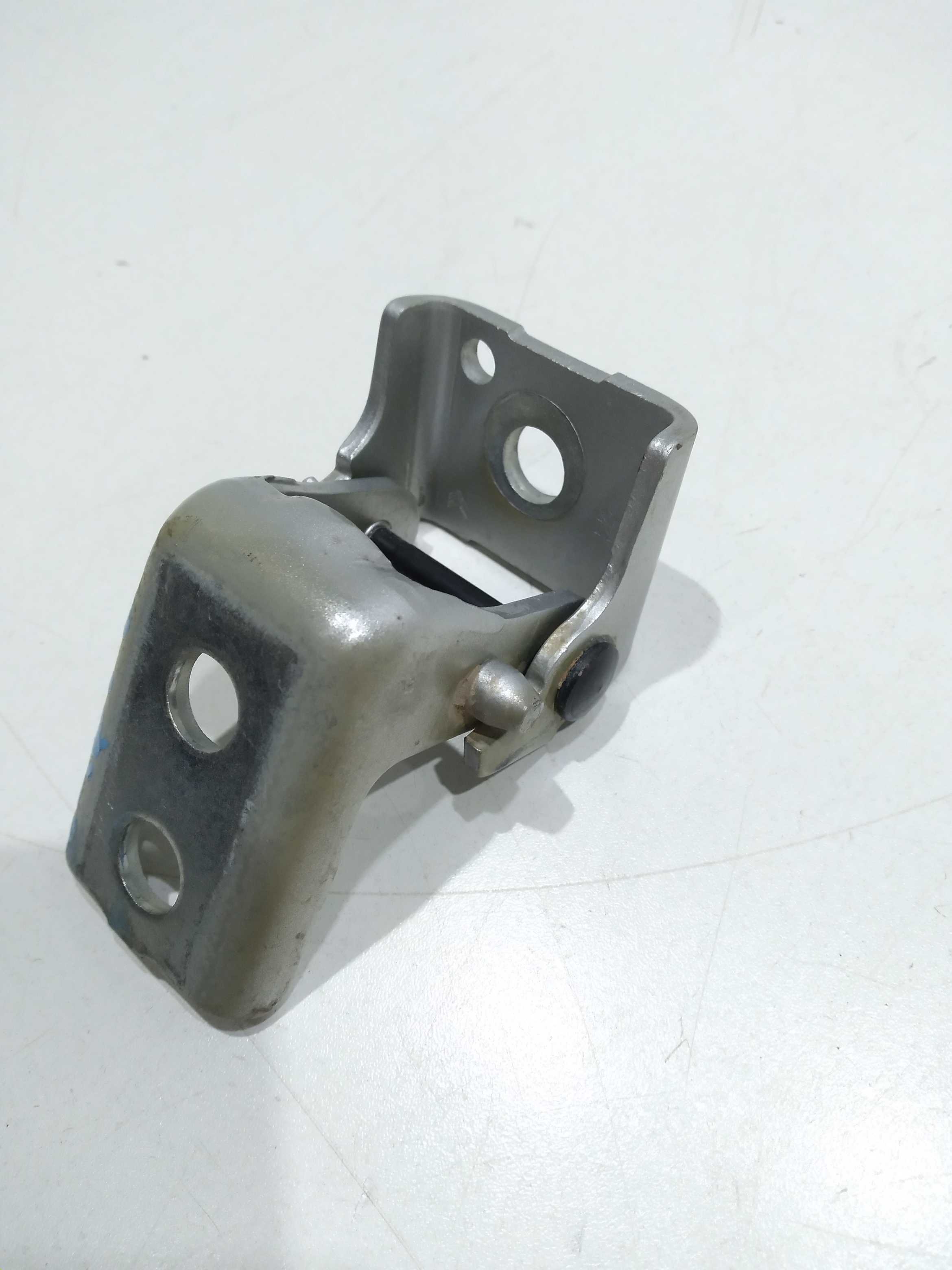 Dobradiça Superior Porta Dianteira Dir.  Peugeot 2008 2018 3