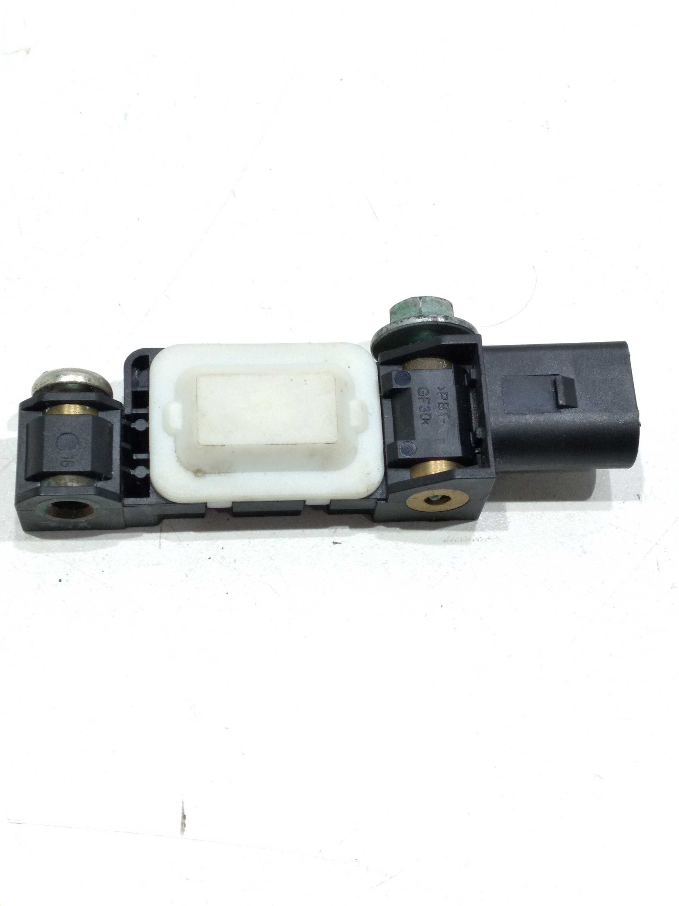 Sensor De Airbarg Vw Touareg 4.2 V8 2005 3