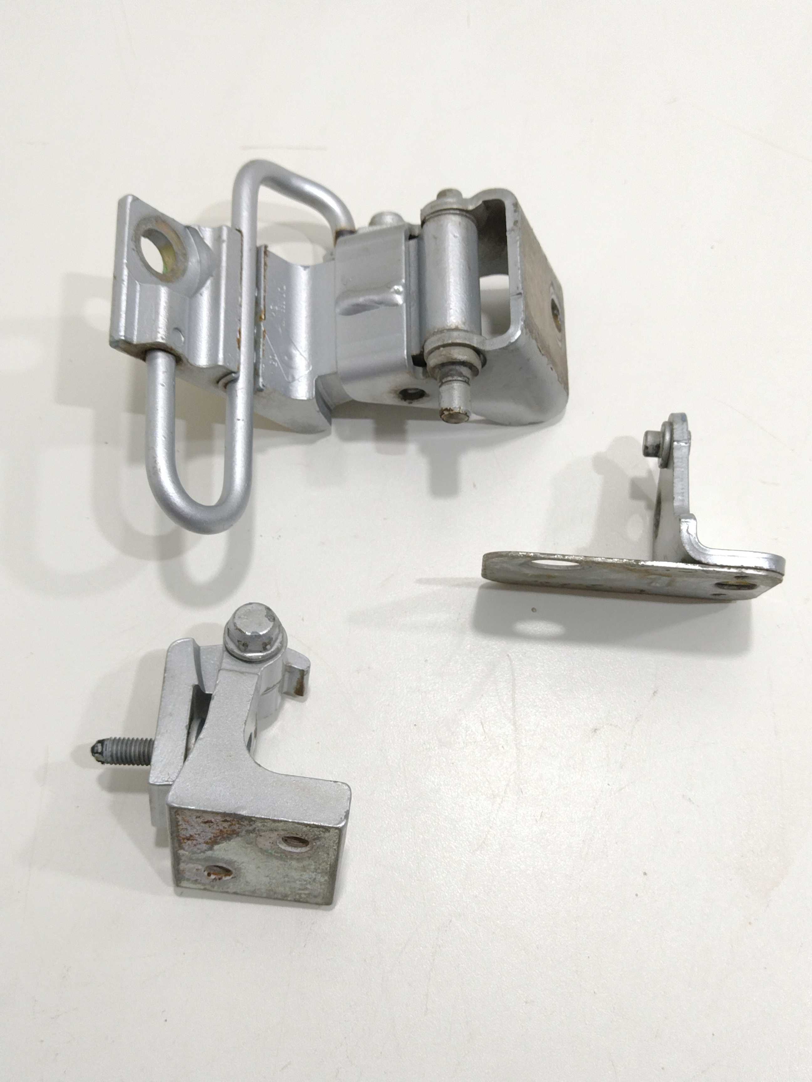 Dobradiça Porta Traseira Direita Touareg 2005 2