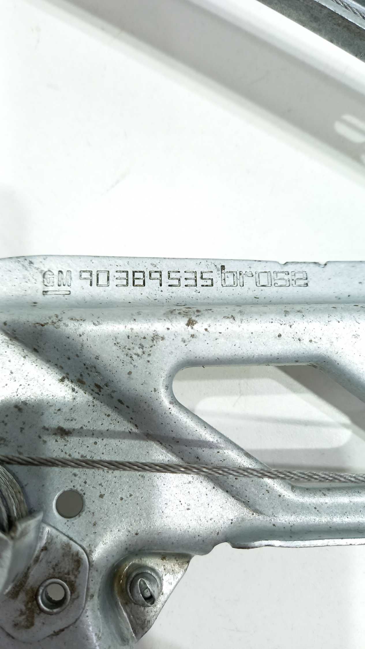 Maquina De Vidro Manual Traseira Esquerda Gm Corsa 2005 5