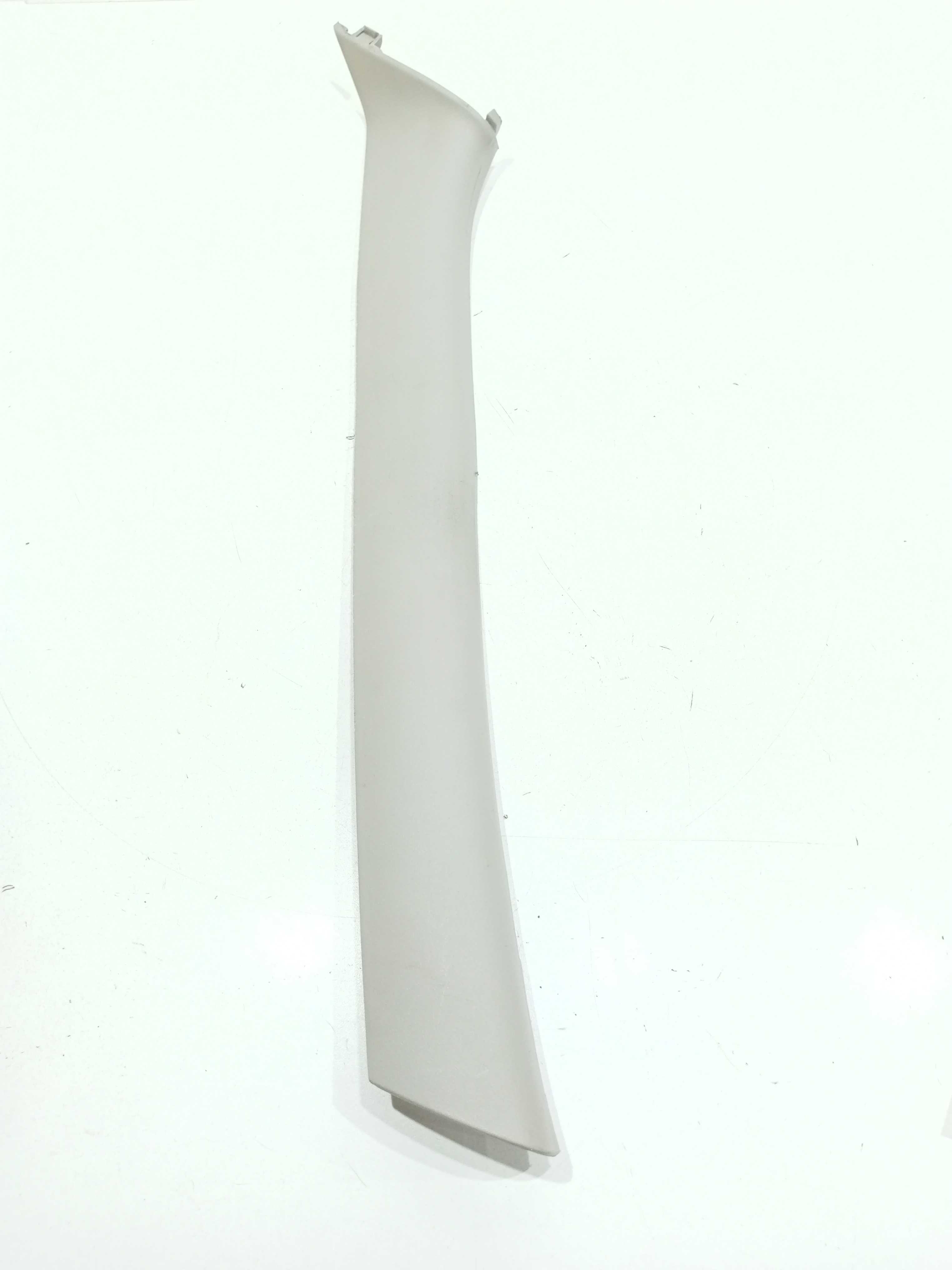 Moldura Lado Esquerdo Parabrisa Renault Duster 1.6 2014 1