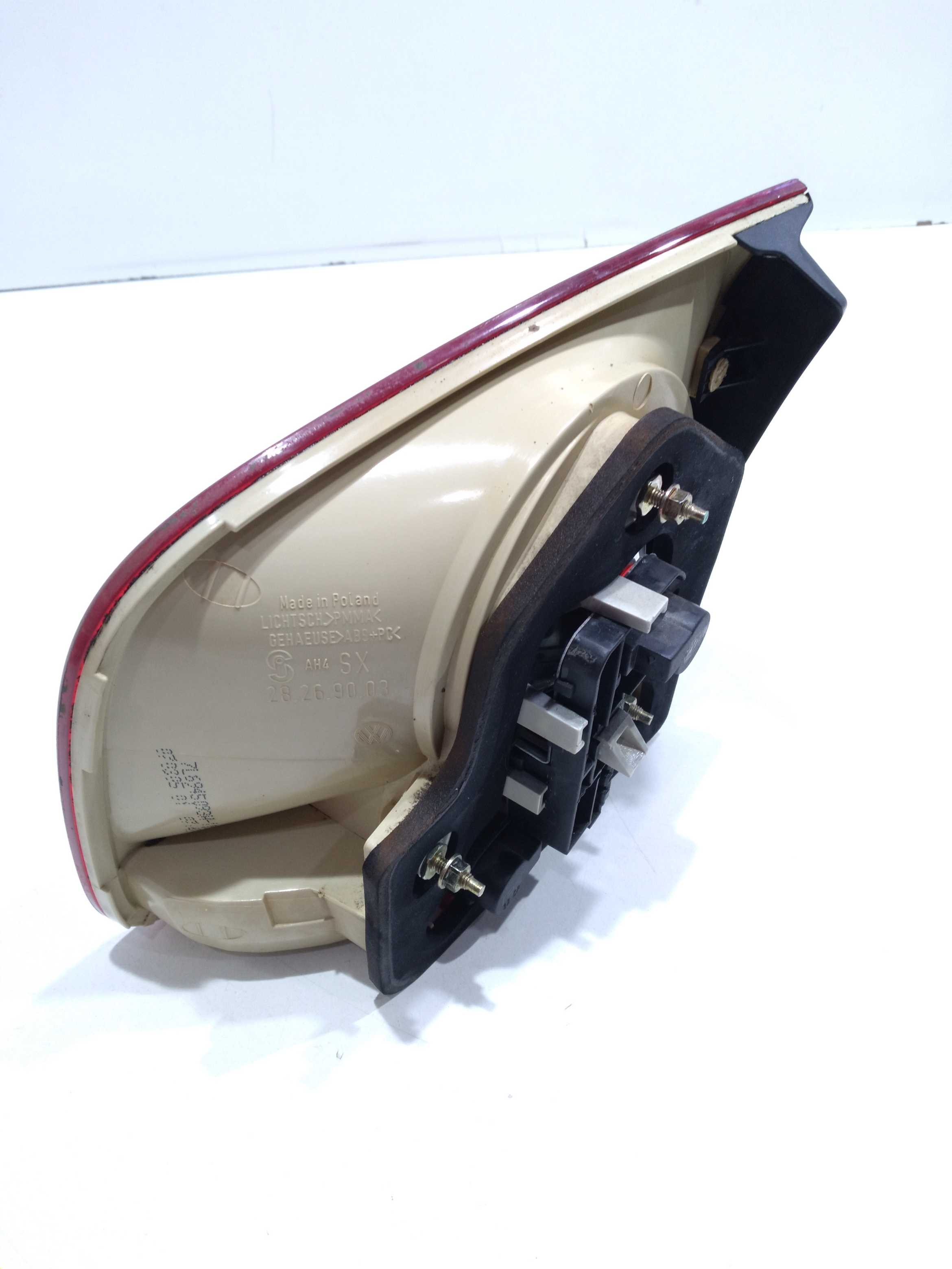 Lanterna Da Tampa Traseira Lado Esq. Vw Touareg 4.2 V8 2005 6