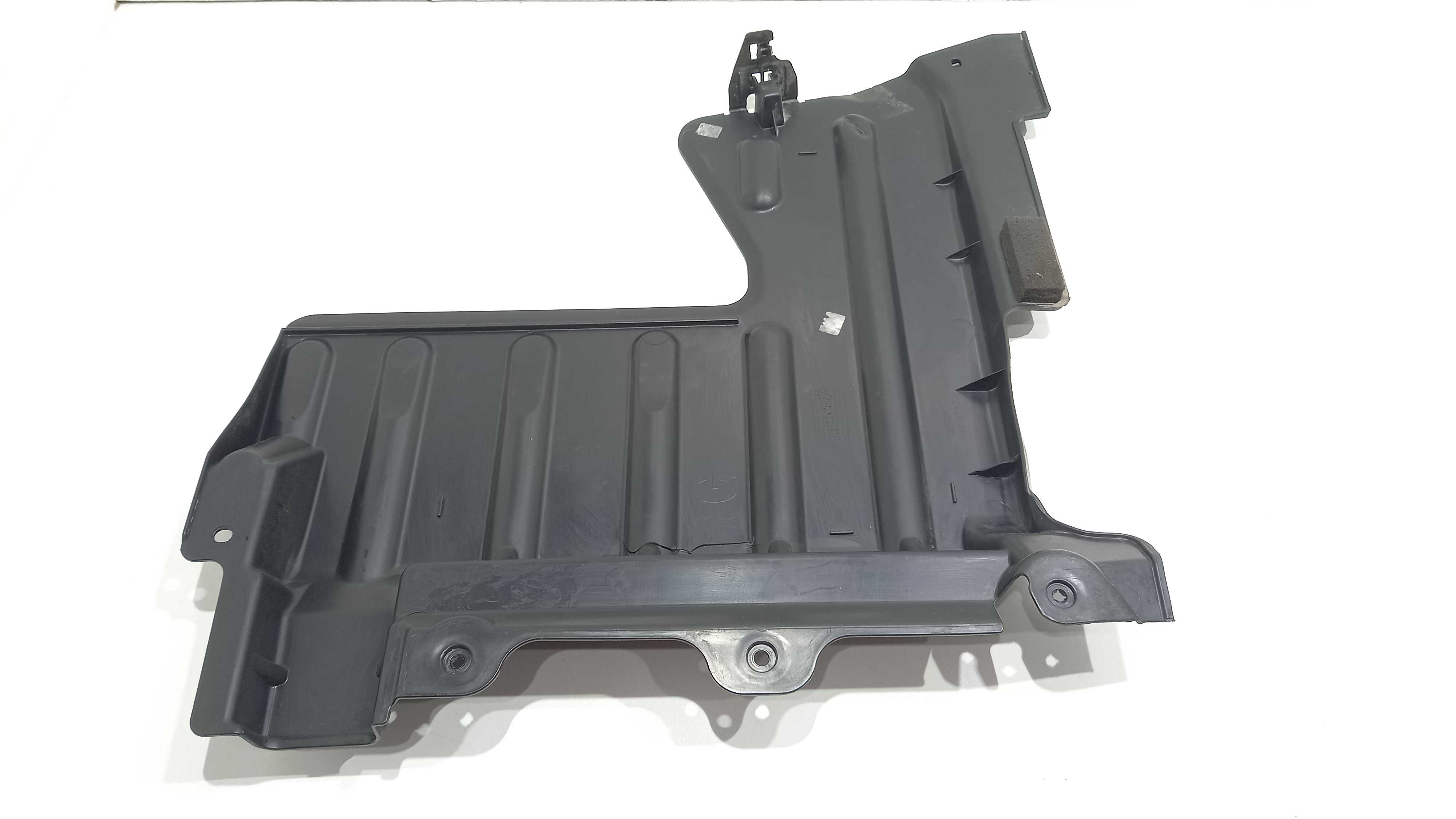 Protetor Esquerdo Tanque De Combustível Peugeot 2008 2018 3