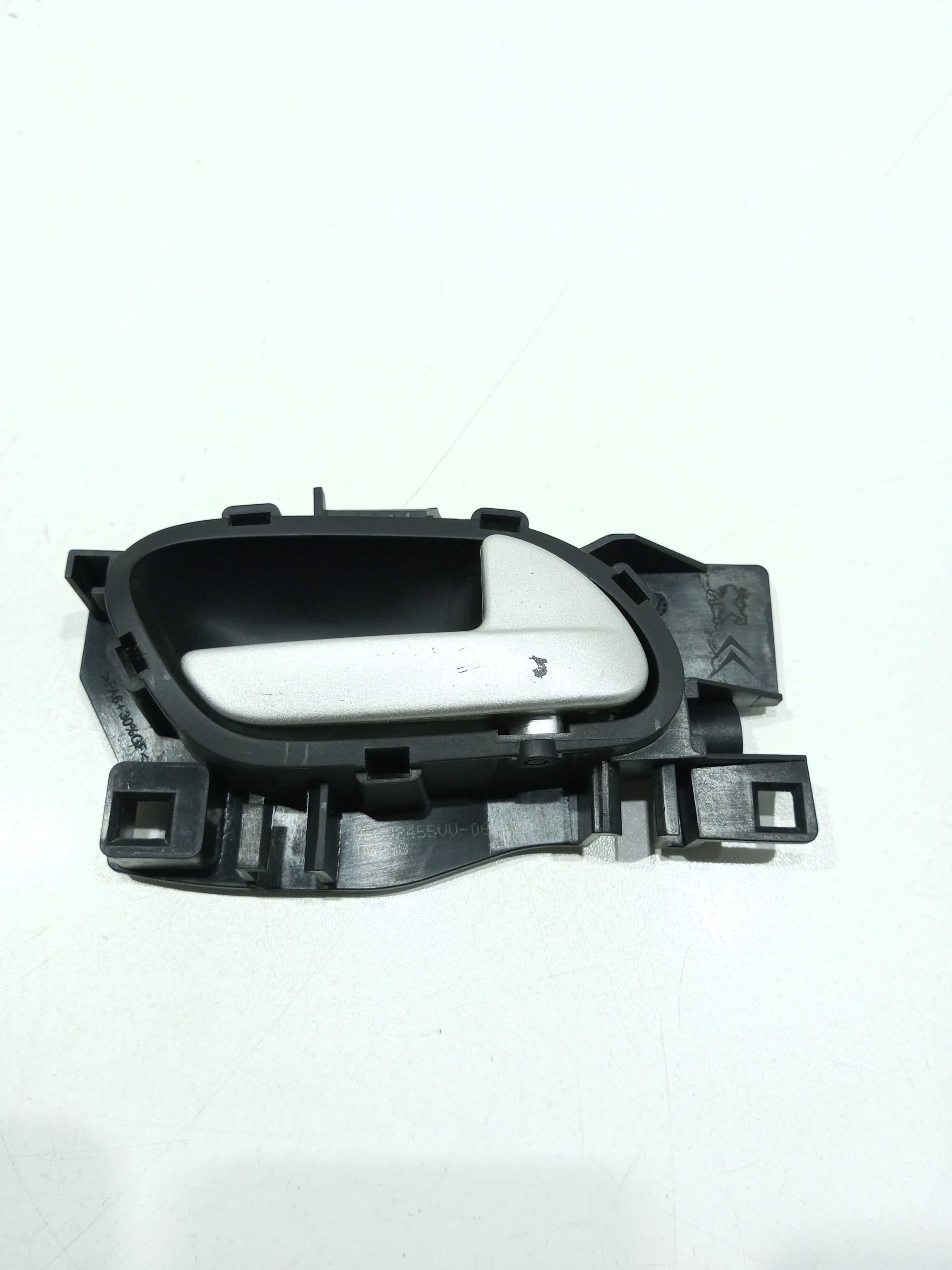 Maçaneta Interna Porta Traseira Dir. Peugeot 2008 1.6 2018 1