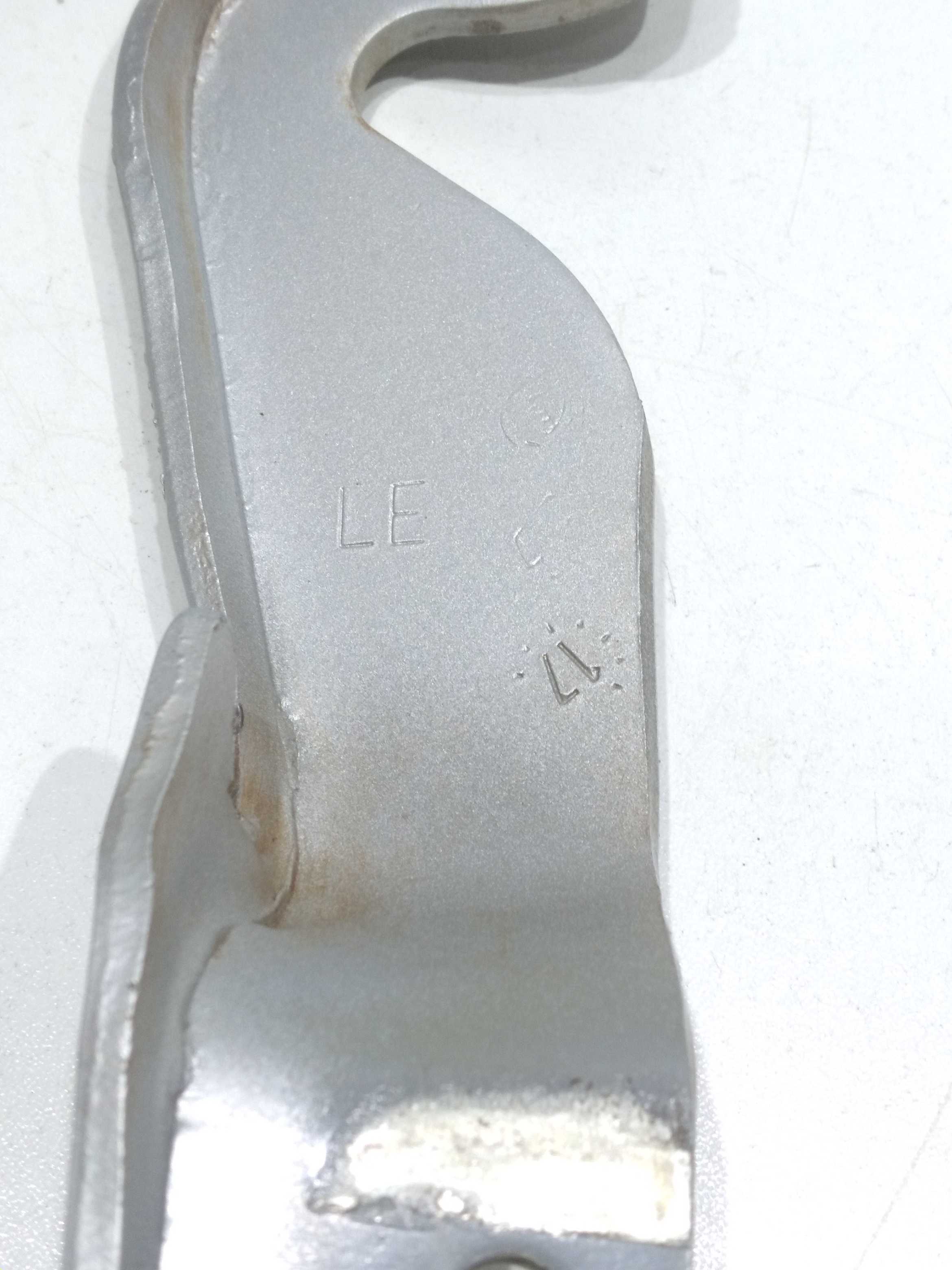 Dobradiça Esquerda Do Capô Fiat Strada Hard Working 2018 2