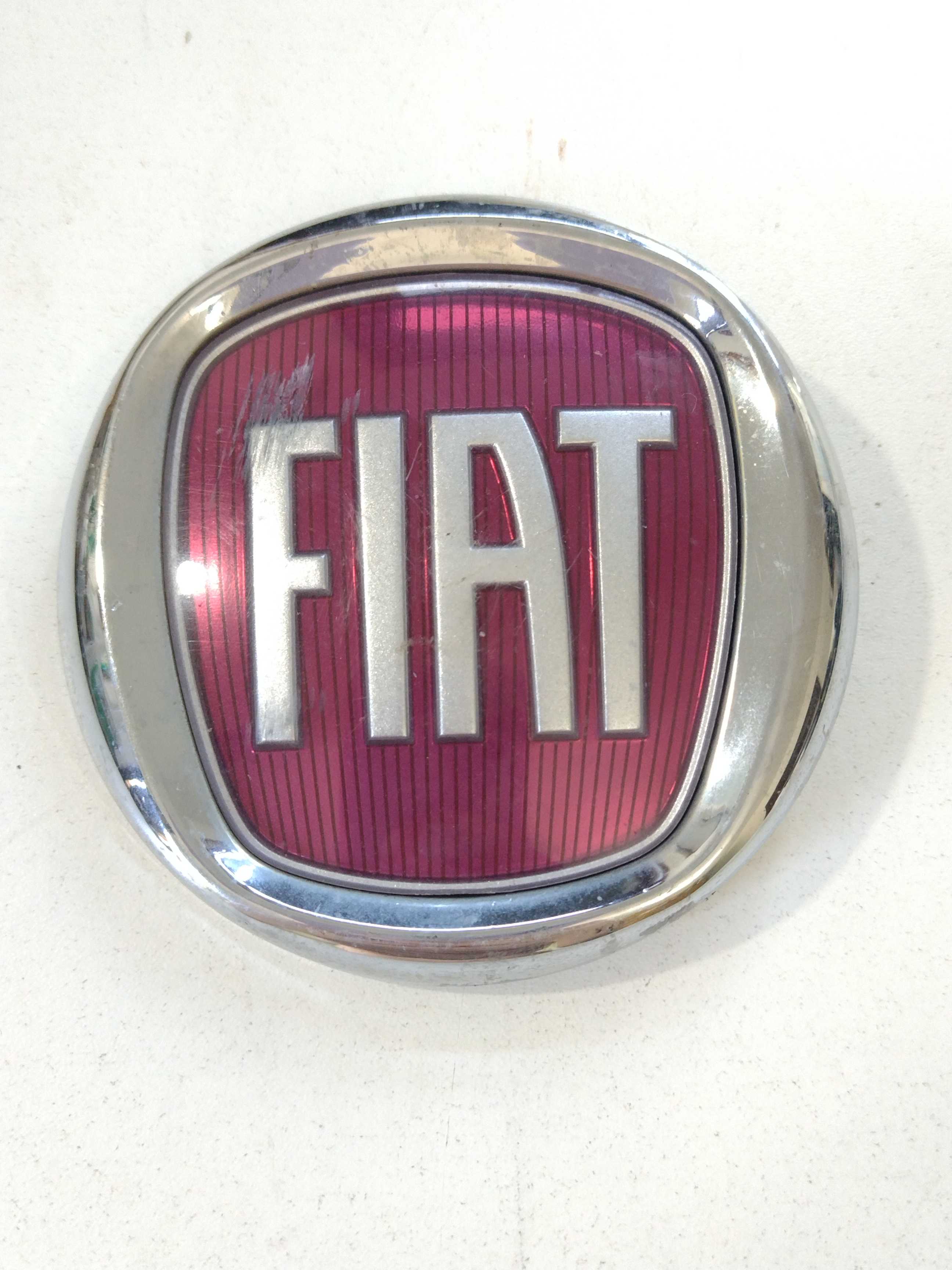 Emblema Fiat Strada 2018 52000077 Original 1