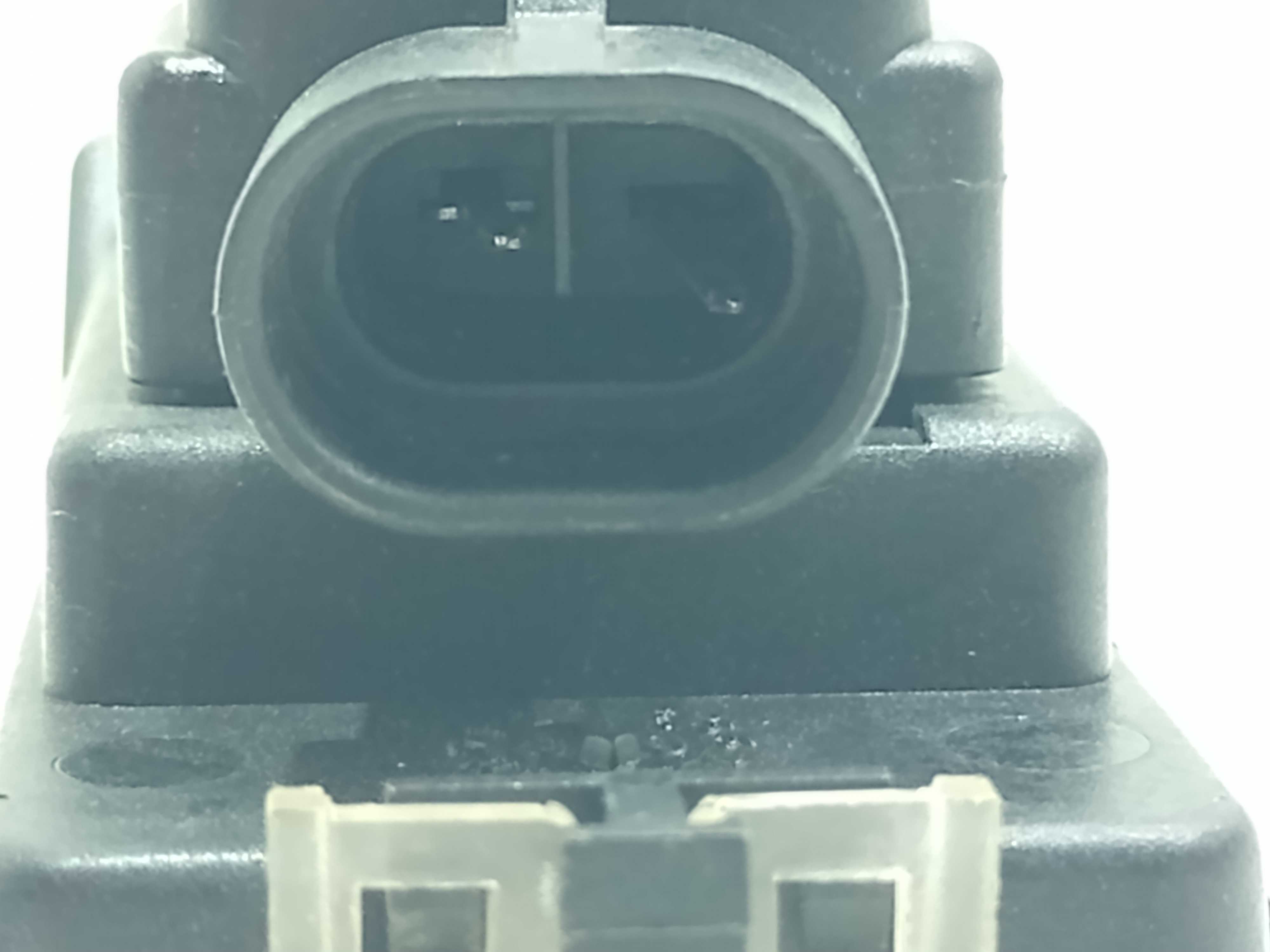 Luz De Placa Chevrolet Celta 2002 3