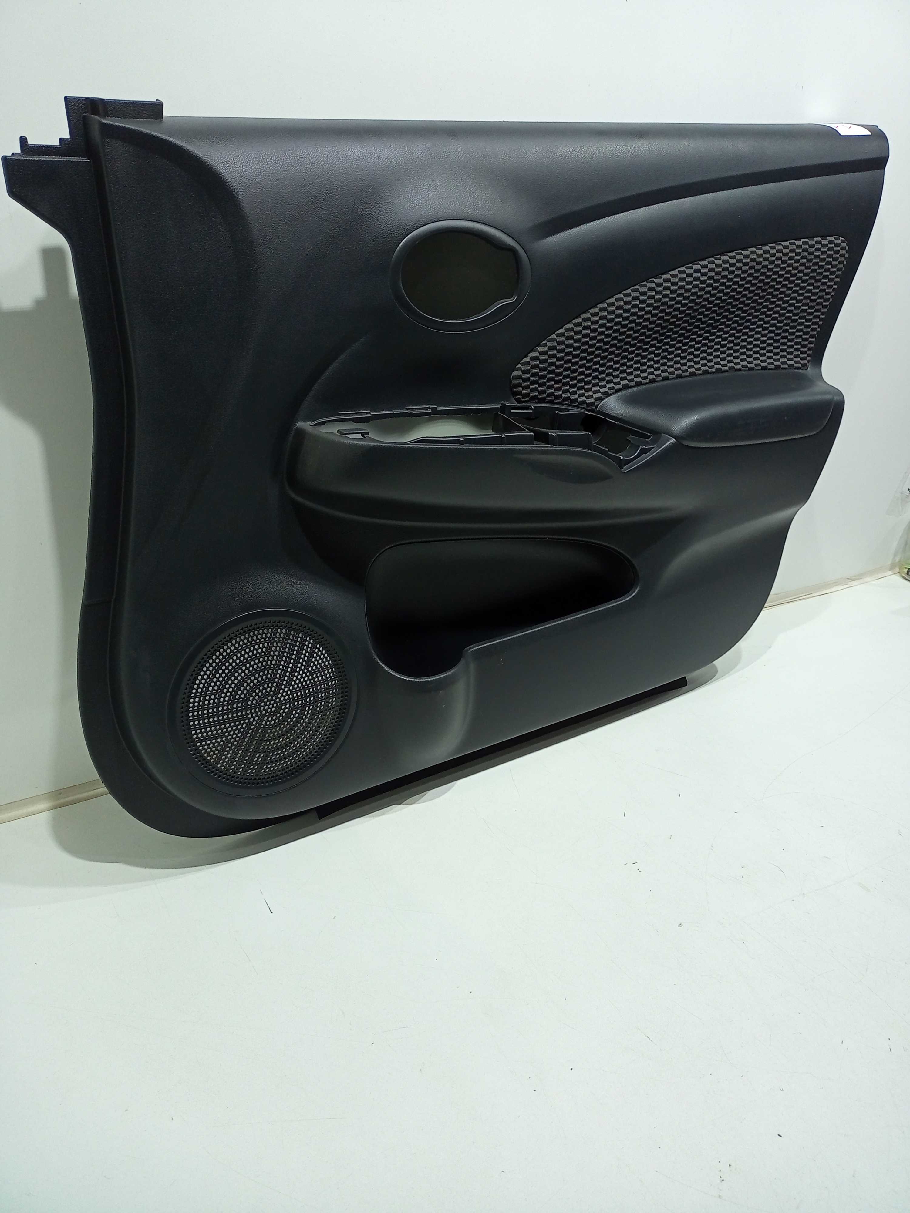 Forro De Porta Dianteiro Direito Nissan Versa 2019 3