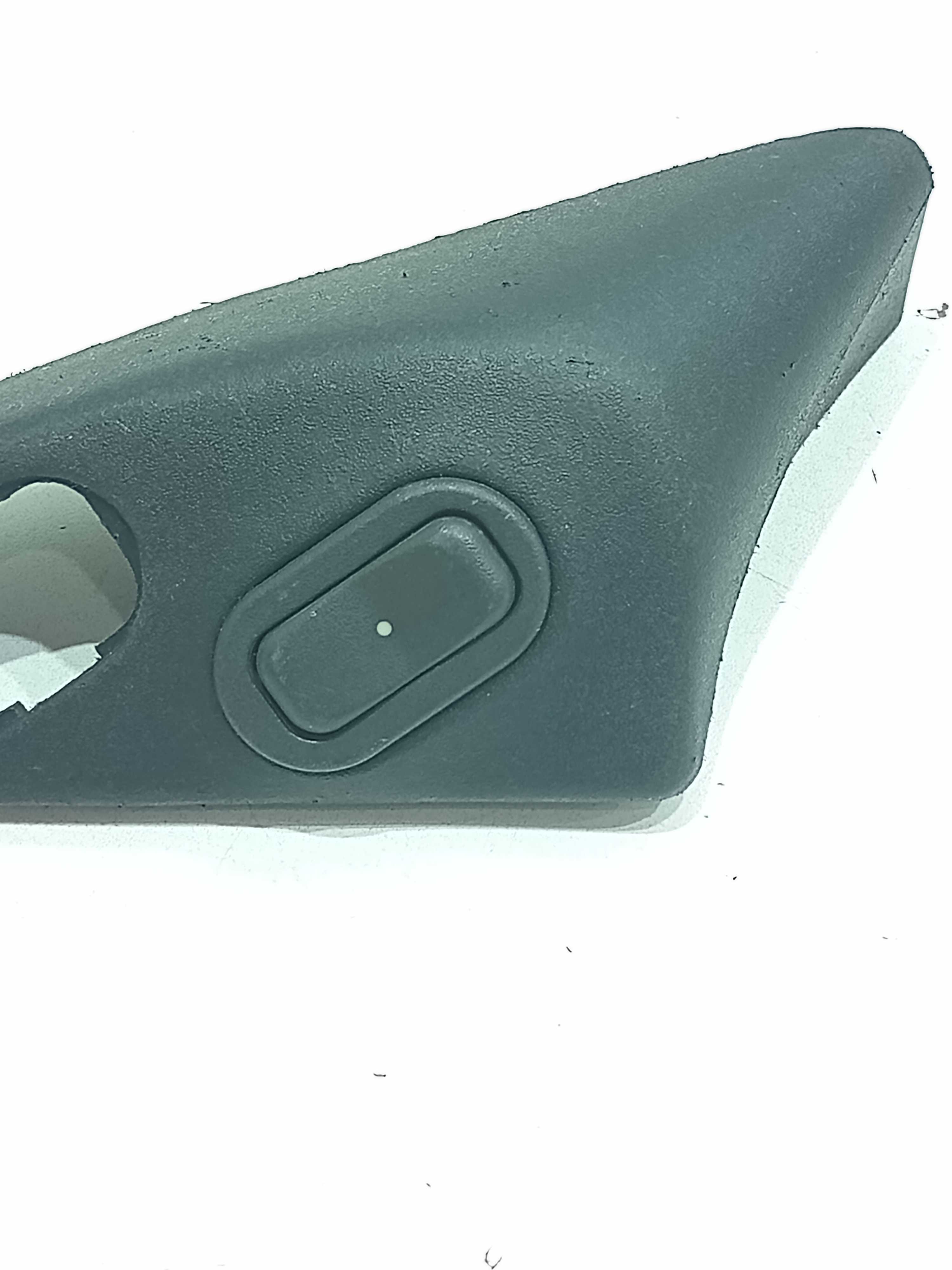 Moldura E Botão Vidro Elétrico Diant Esq Gm Corsa 2000 2