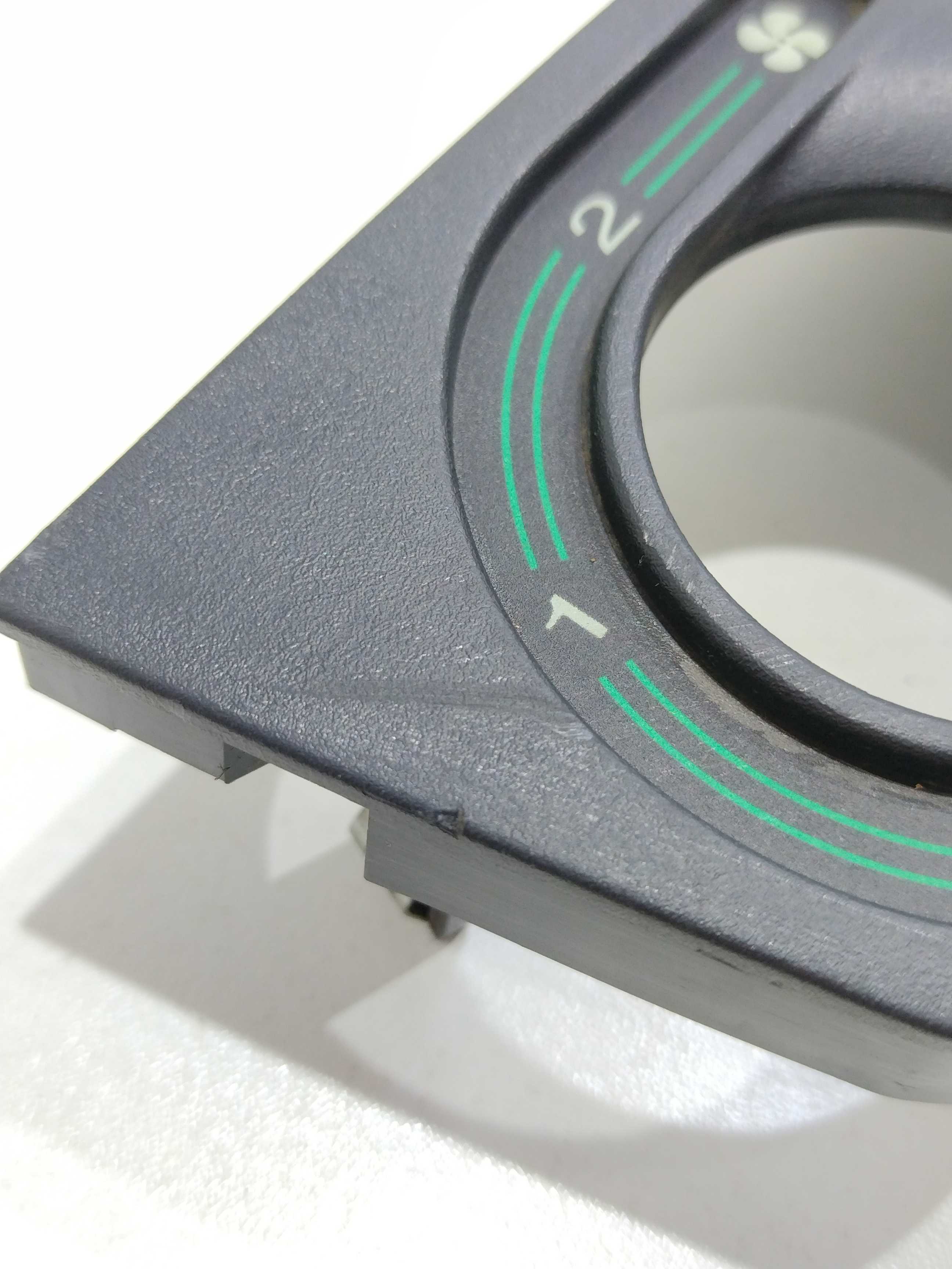 Moldura Comando De Ar Fiat Strada 2003 2