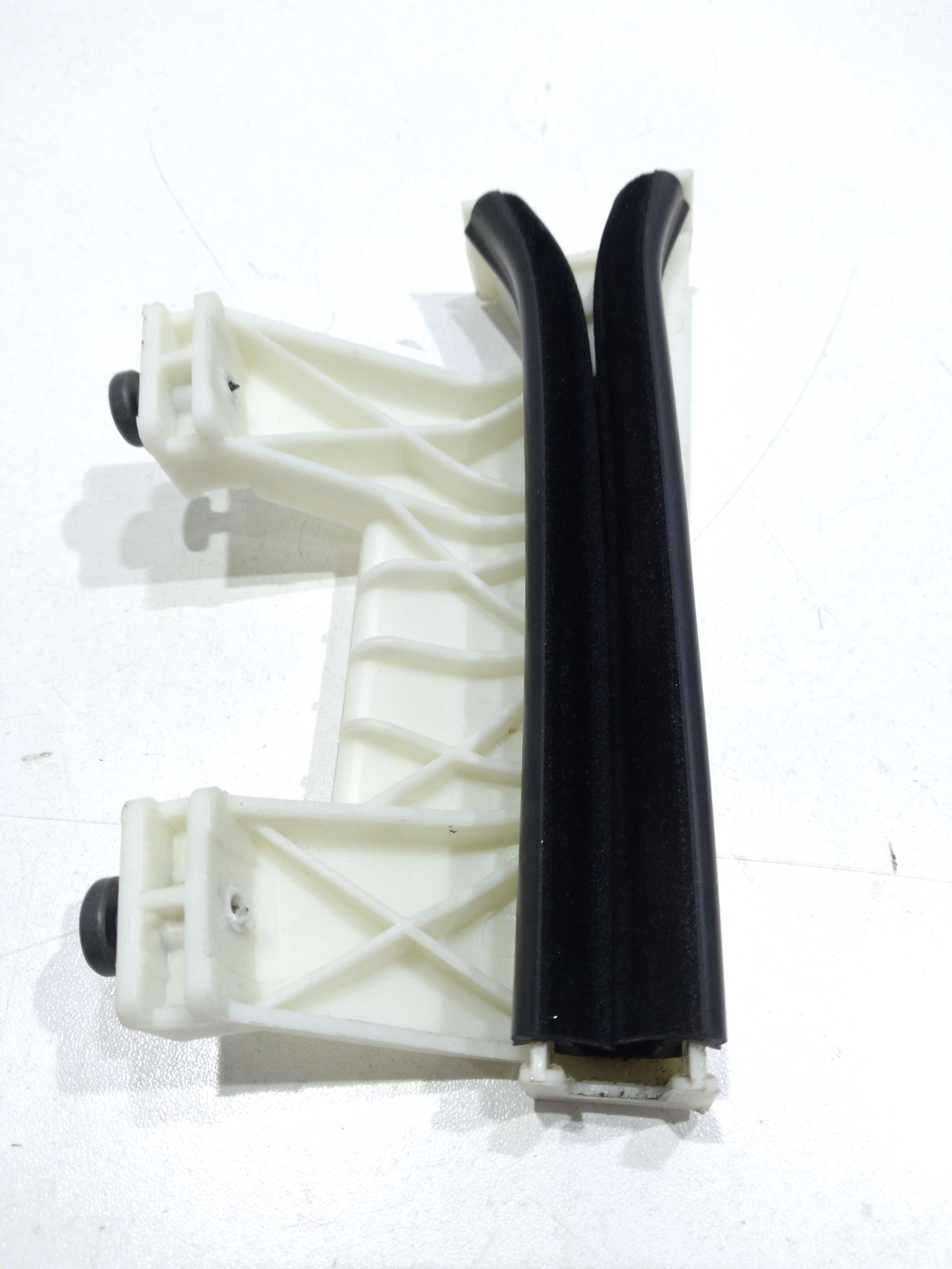 Guia De Vidro Porta Dianteira Esquerda Citroën C3 Glx 2011 2