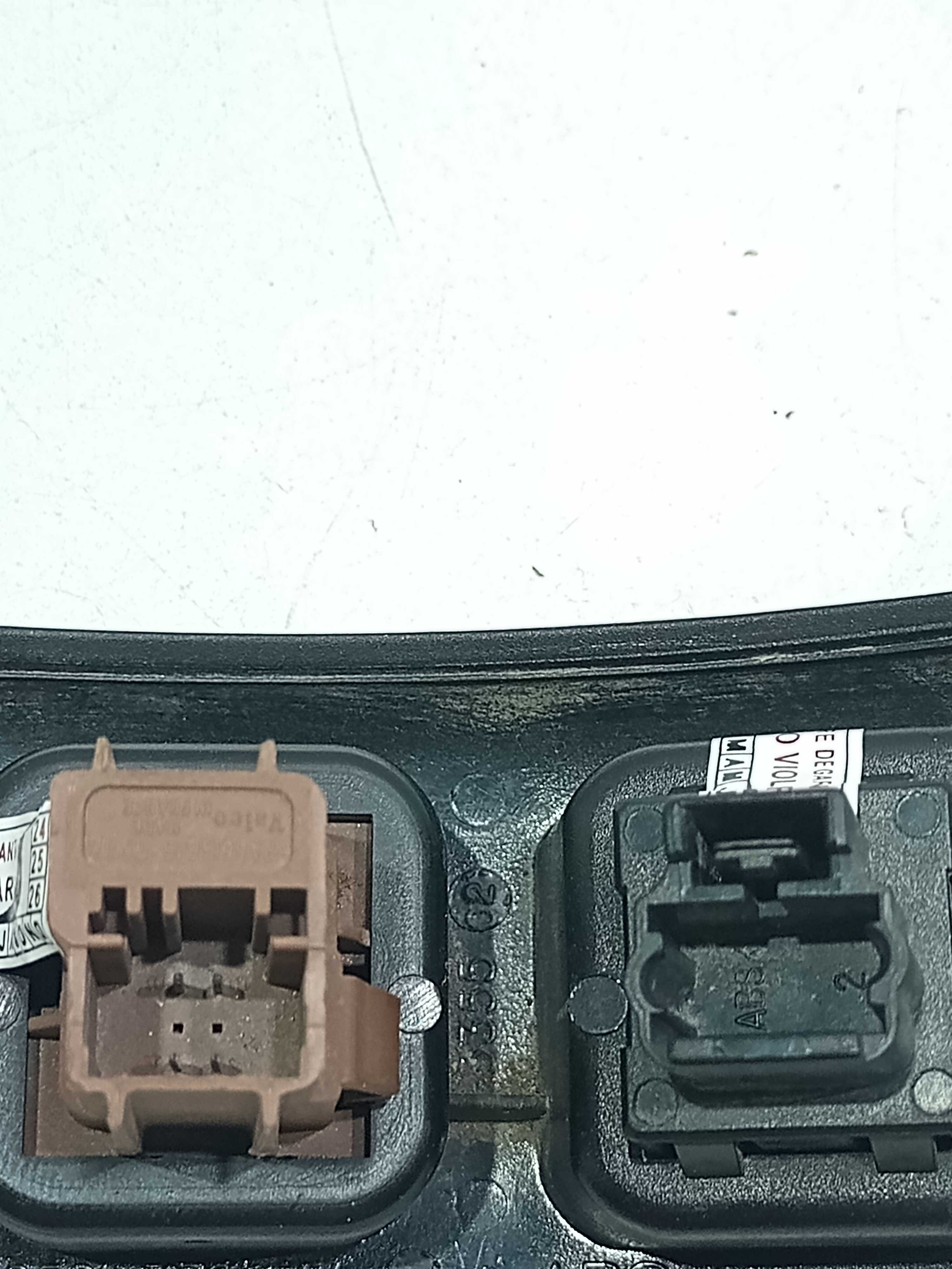 Moldura E Botão Trava Porta Diant Esq Peugeot 206 2006 3