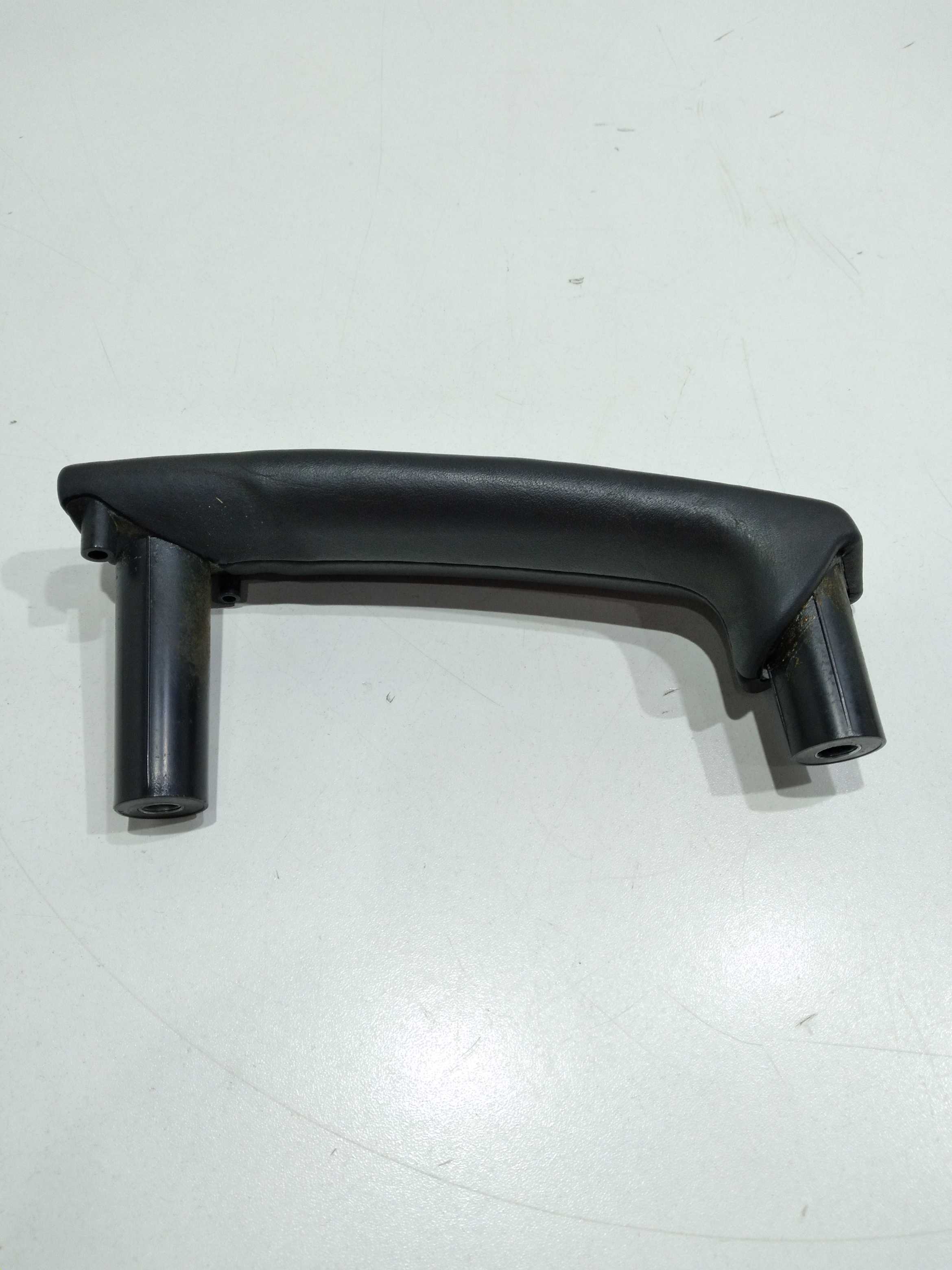 Puxador Interno Porta Traseira Esq. Vw Touareg 4.2 V8 2005 3
