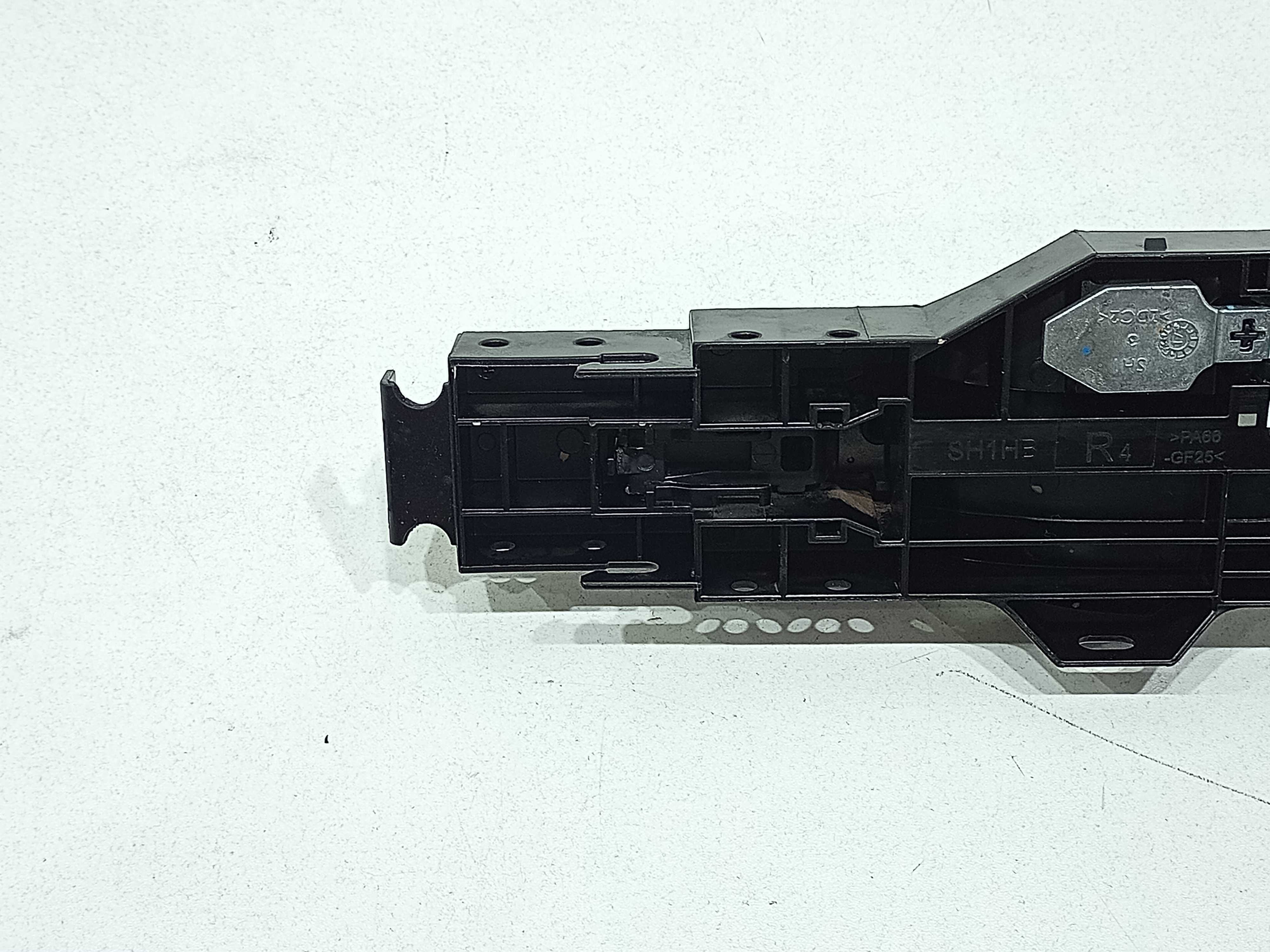 Maçaneta Externa Dianteira Direita Nissan Versa 2019 Prateado 5