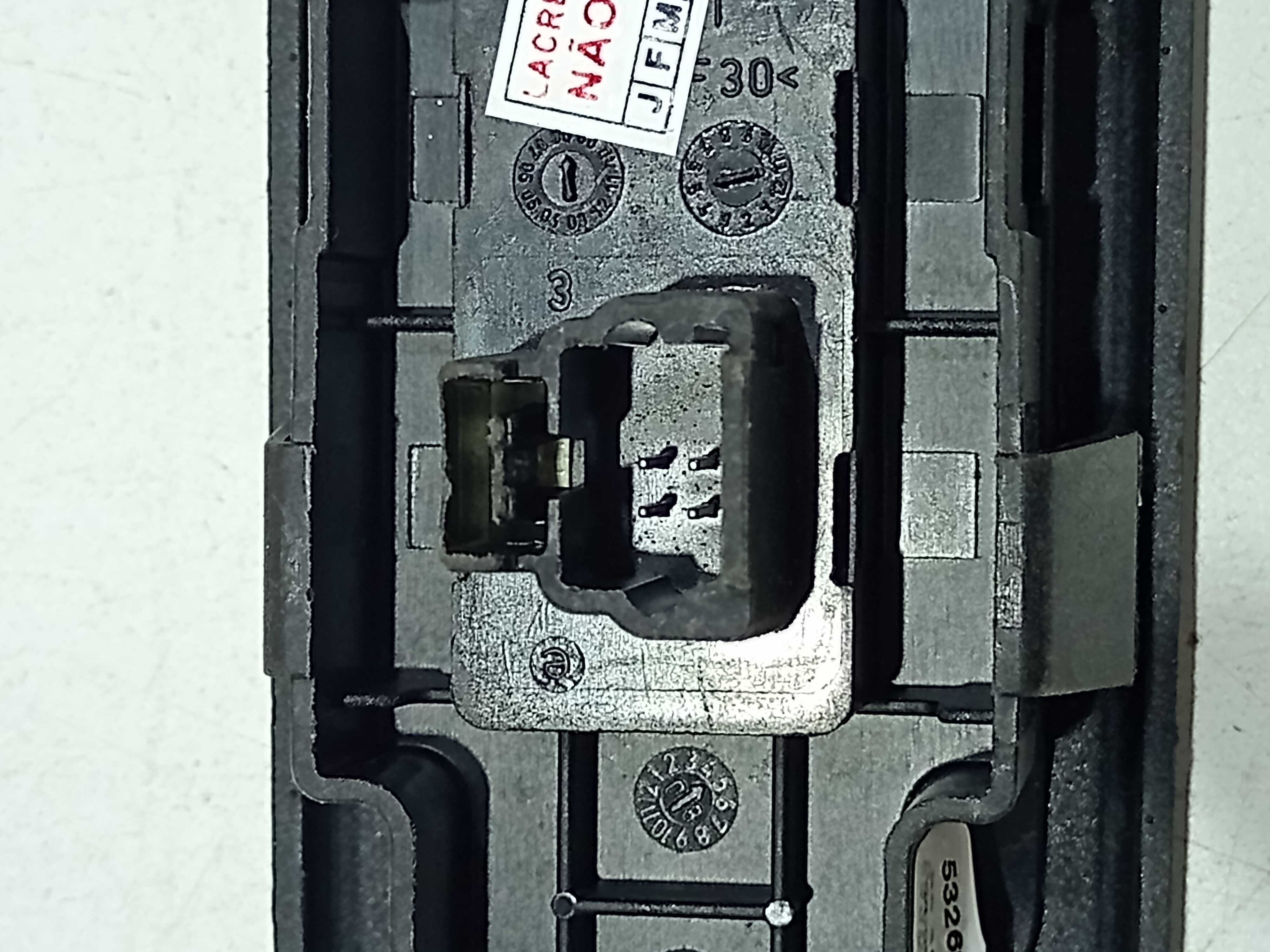 Moldura E Botão Vidro Diant Direit Peugeot 307 2009 3