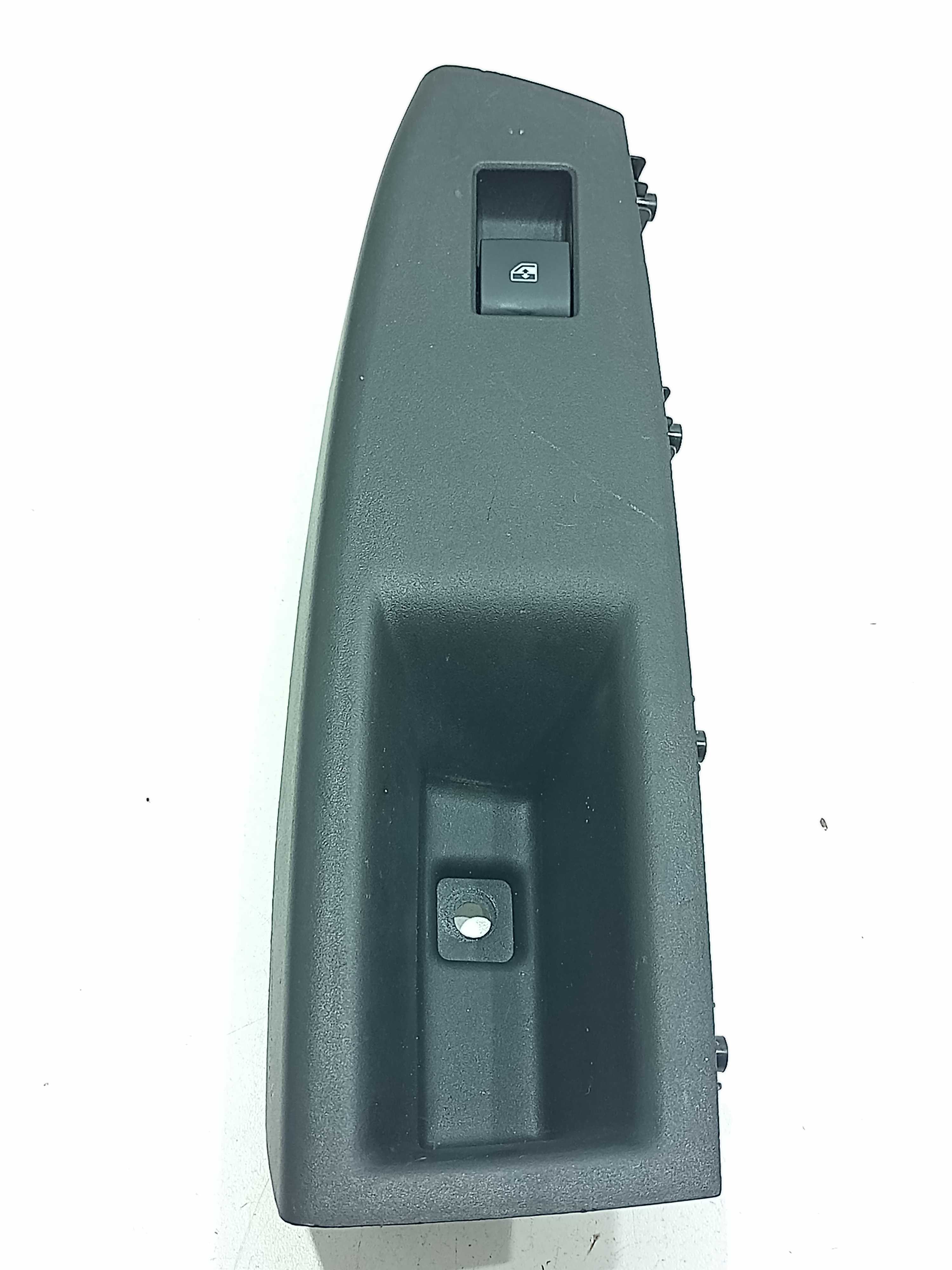 Moldura E Botão Tras Dir Vidro Elétrico Cruze 2012 2