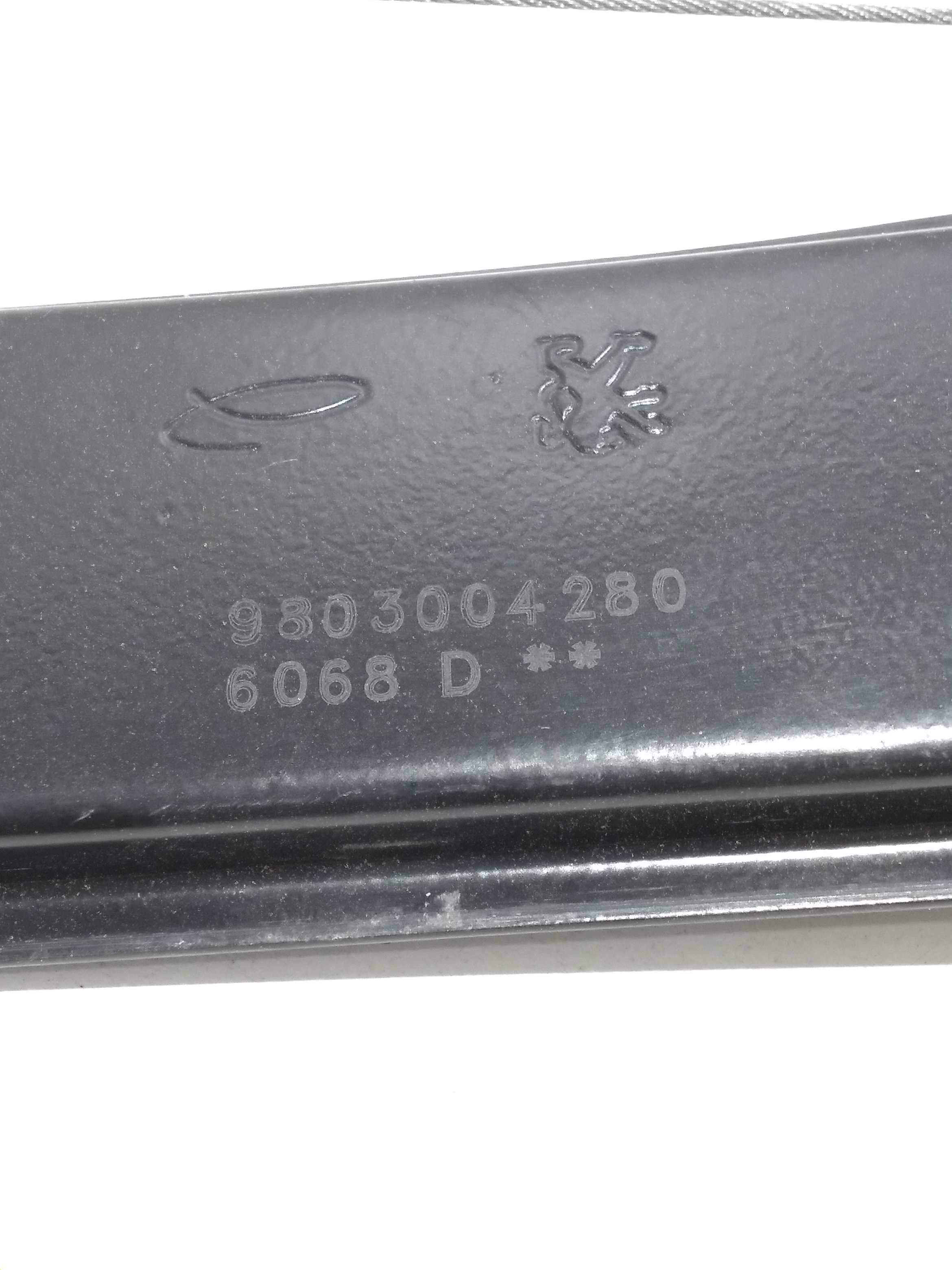 Maquina De Vidro Dianteira Direita Peugeot 208 2008 2018 2