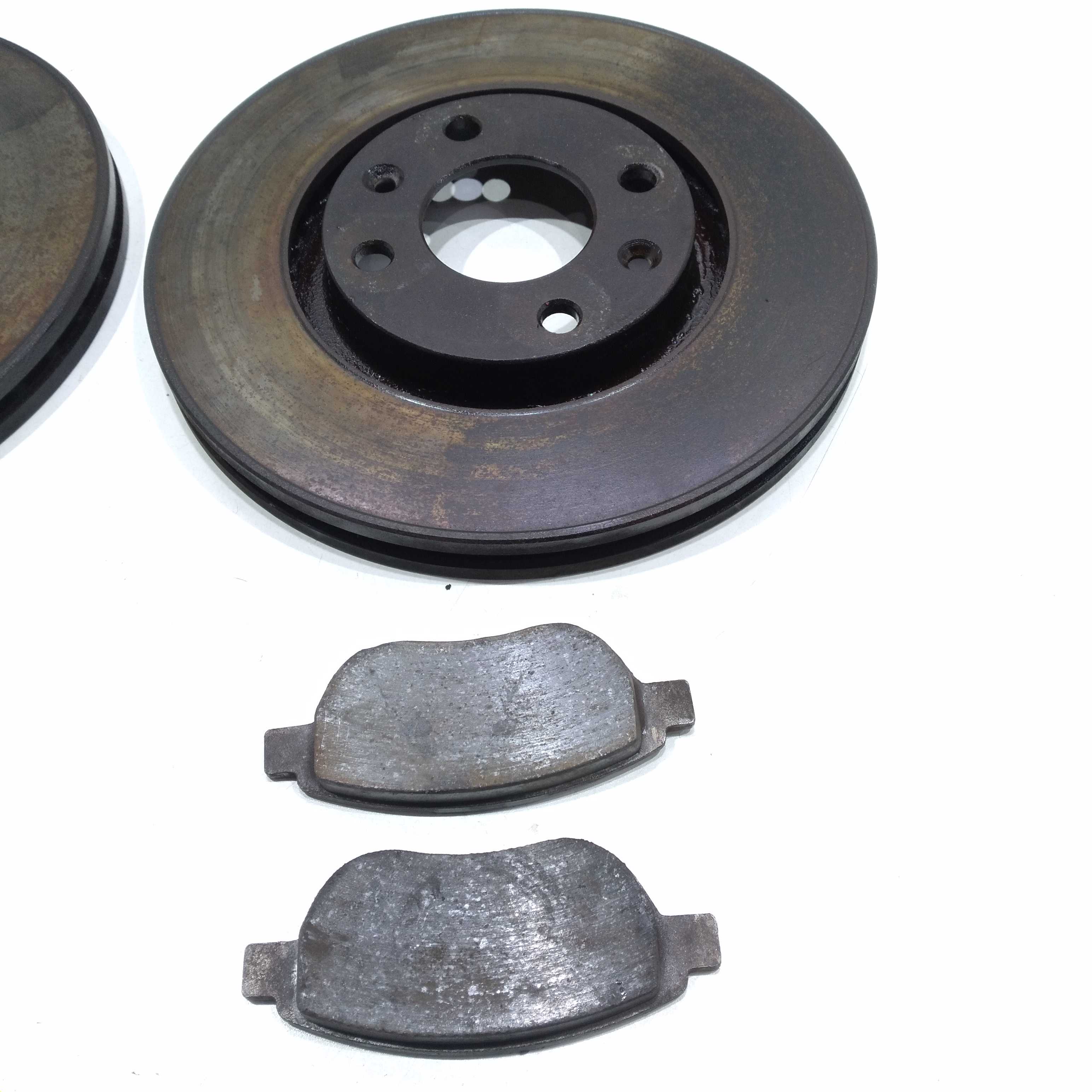 Kit Discos E Pastilha Dianteiras Peugeot 307 2.0 2004 2