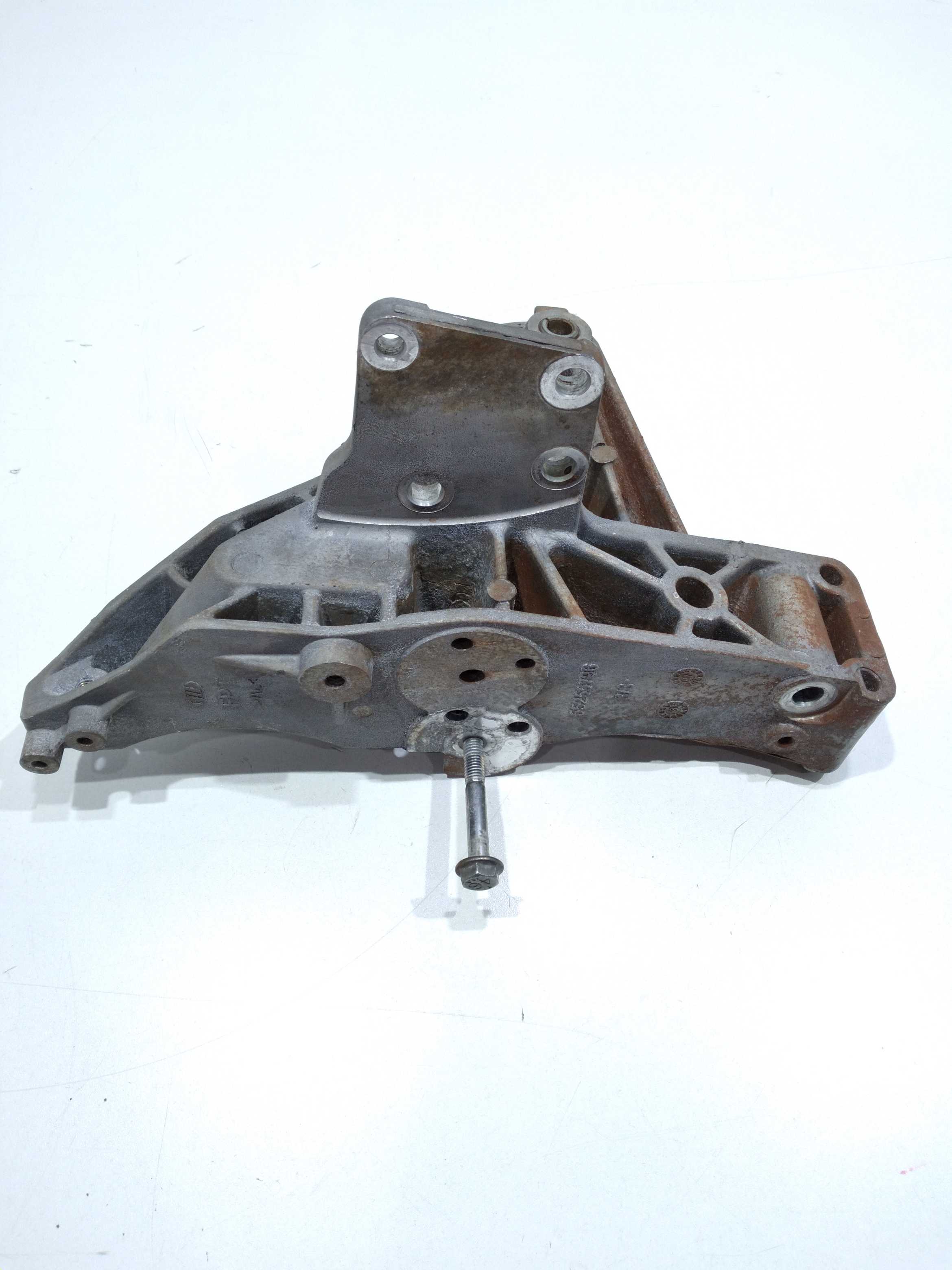 Suporte Do Alternador Fiat Strada Hard Working1.4 Evo 2018 1