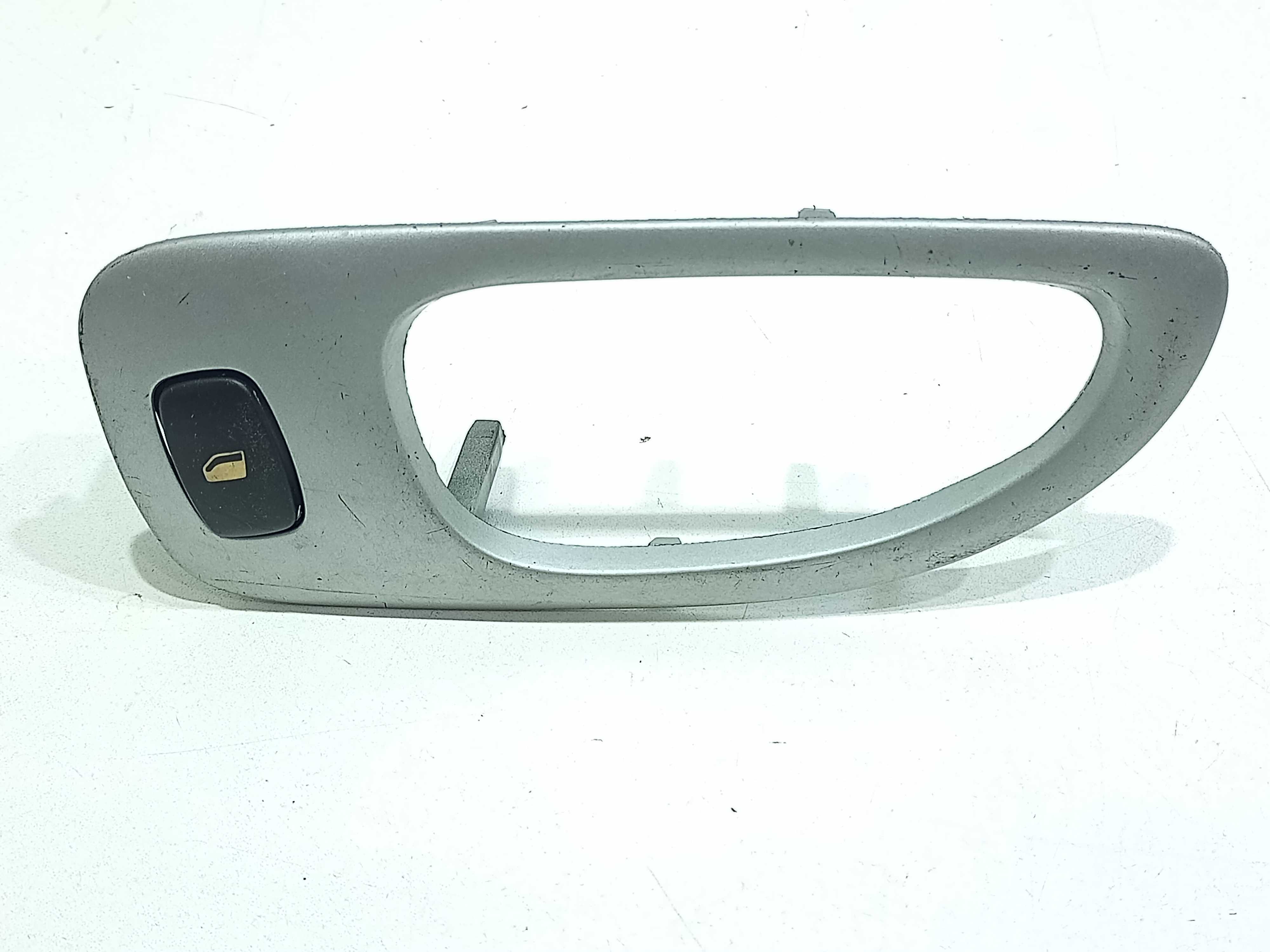 Moldura E Botão Vidro Elétrico Tras Dir Peugeot 307 2005 1