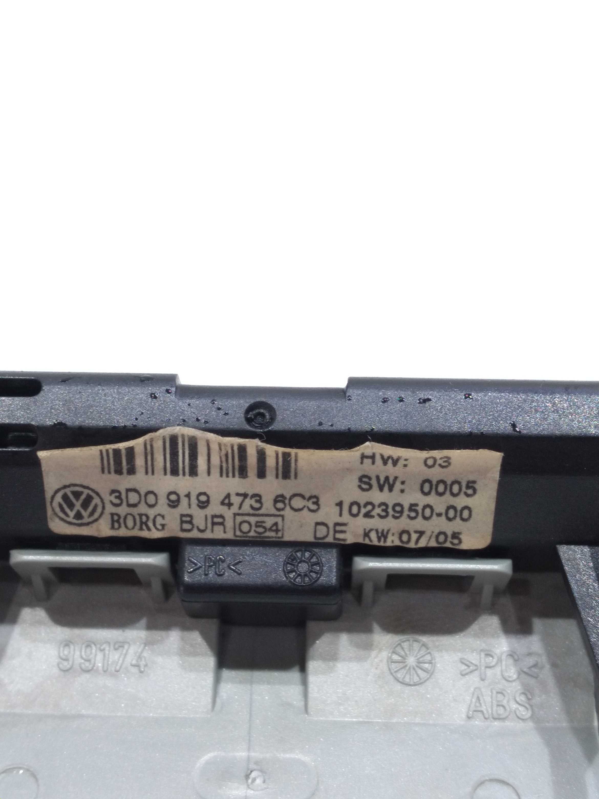 Painel Monitor Sensor De Estacionamento Vw Touareg 4.2 2005 4