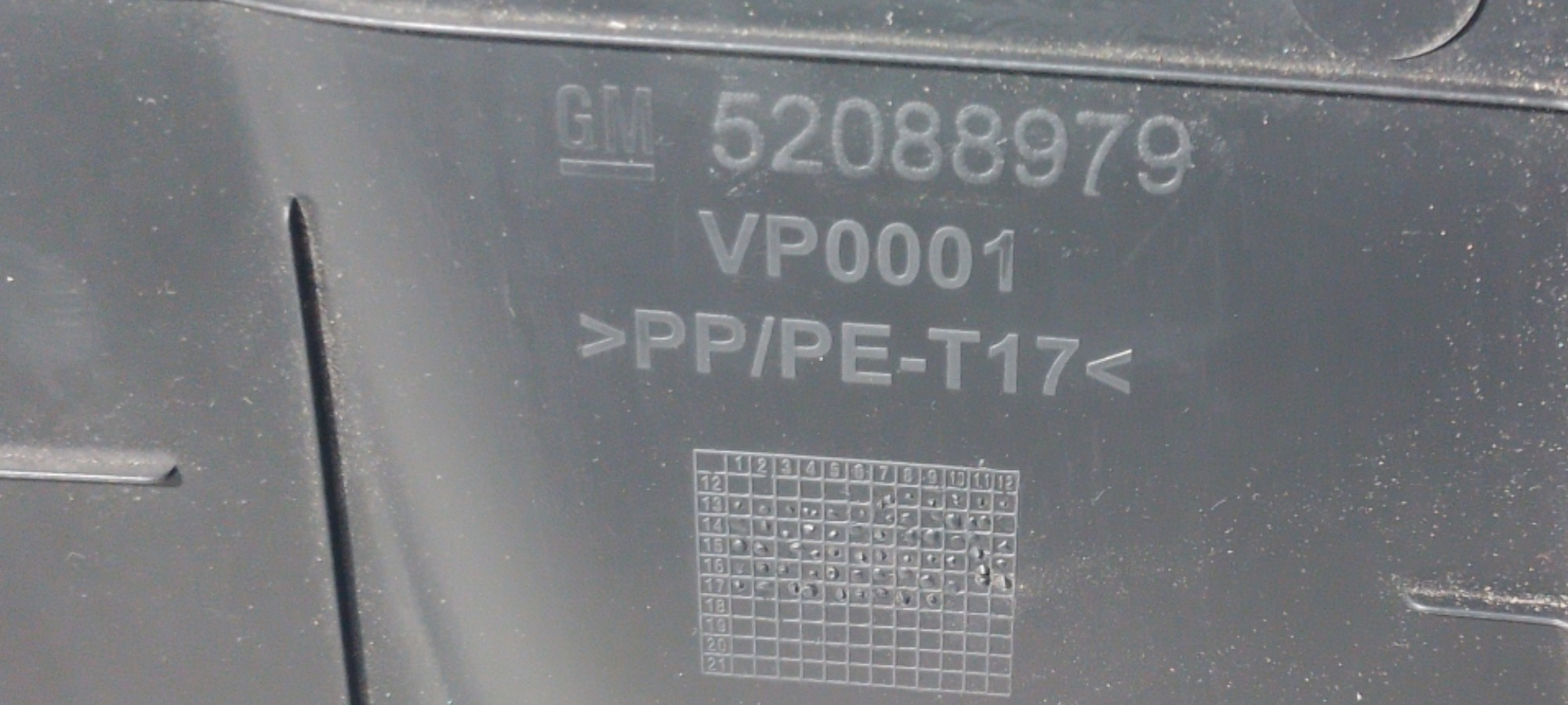 Acabamento Inferior Direita Coluna Central Gm Onix 2017 5208 13