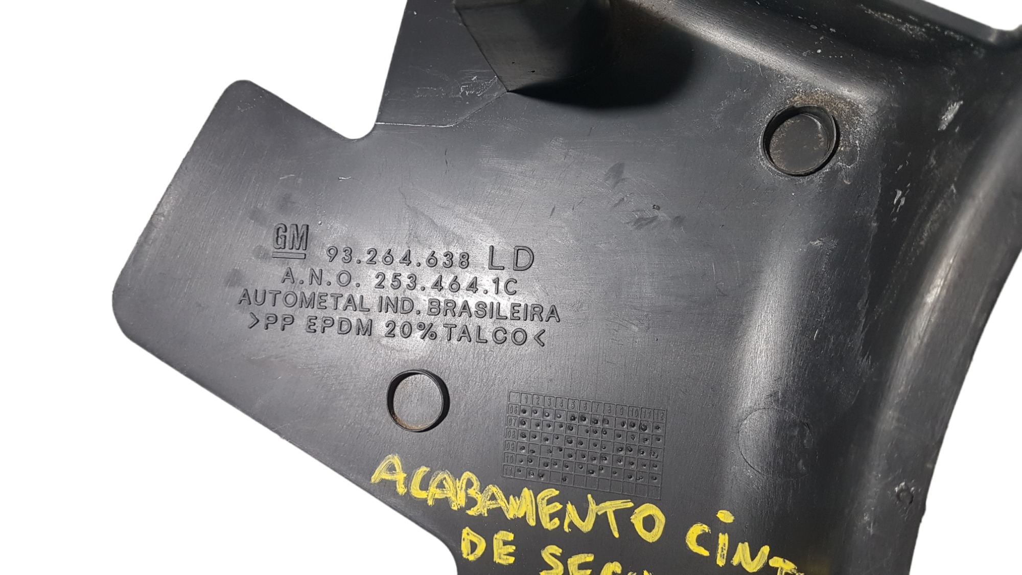 Acabamento Cinto Segurança T Direito Gm Corsa 02 03 04 Usado 6