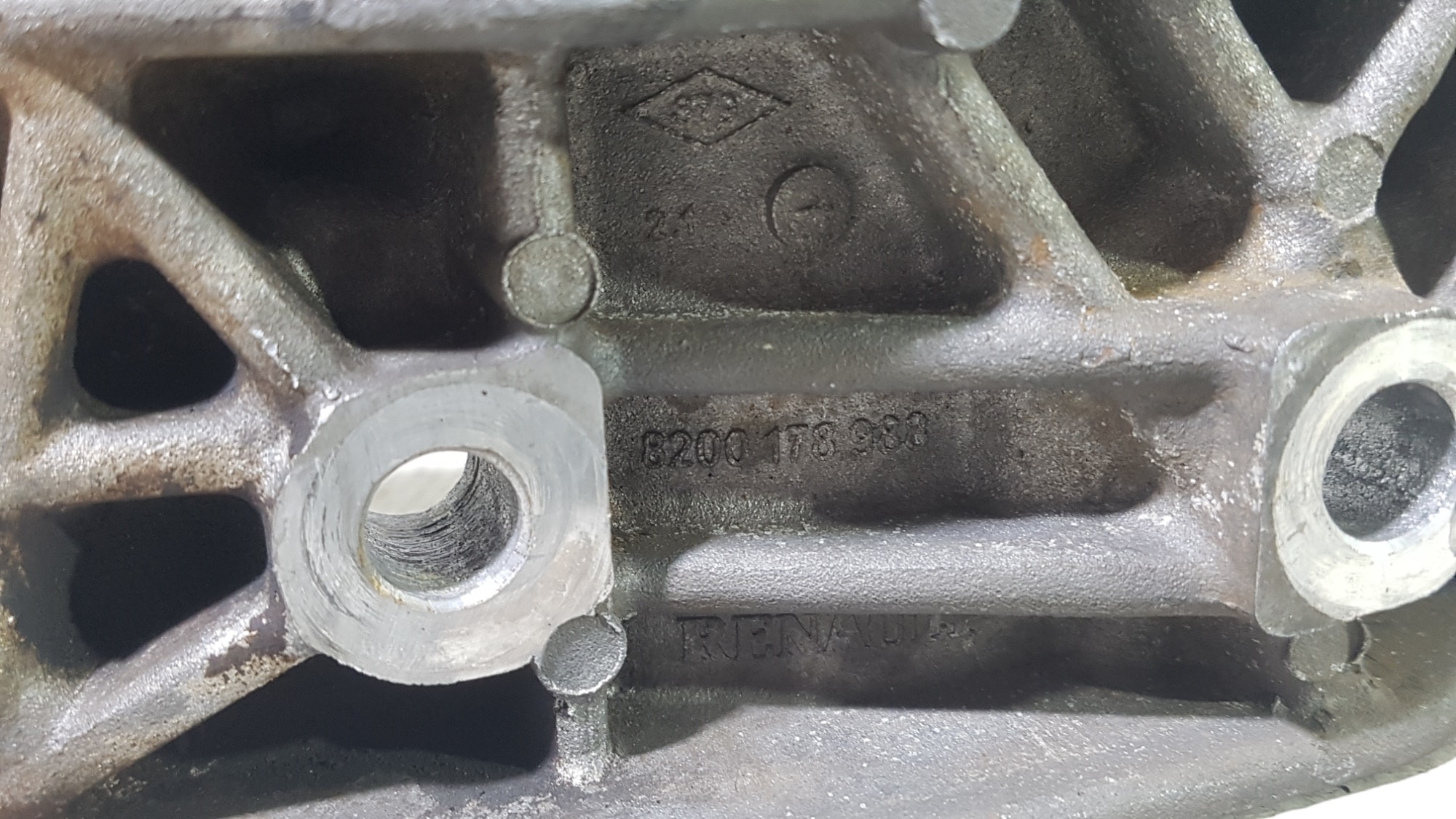 Suporte Alternador Renault Clio Sandero 1.0 16v 2013 Origina 15
