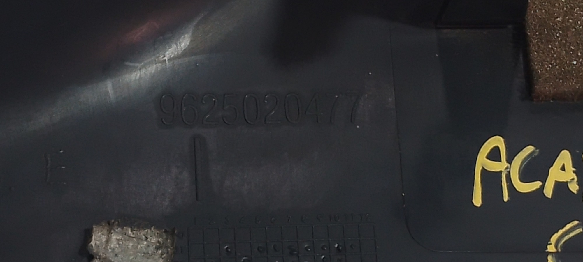 Acabamento Inferior Esquerdo Coluna B Peugeot 206 2005 2006 9