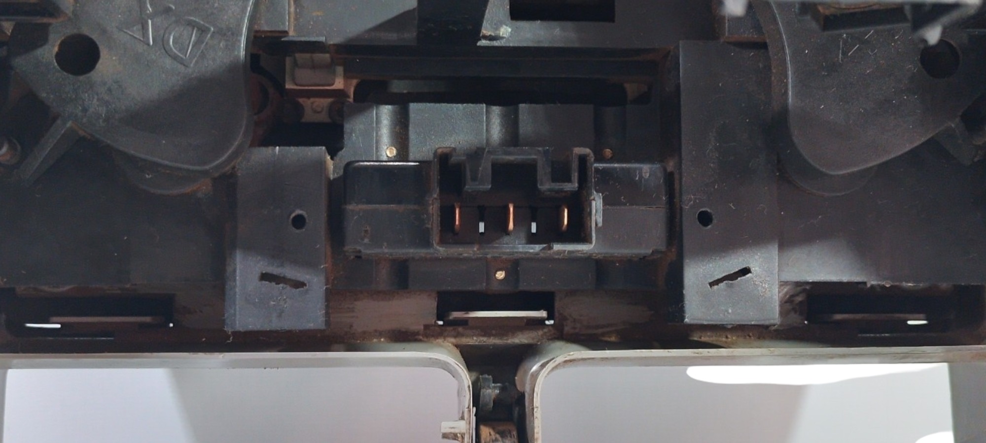 Moldura Central Fiat Uno Mille Fiorino 2006 2012 Orig 17
