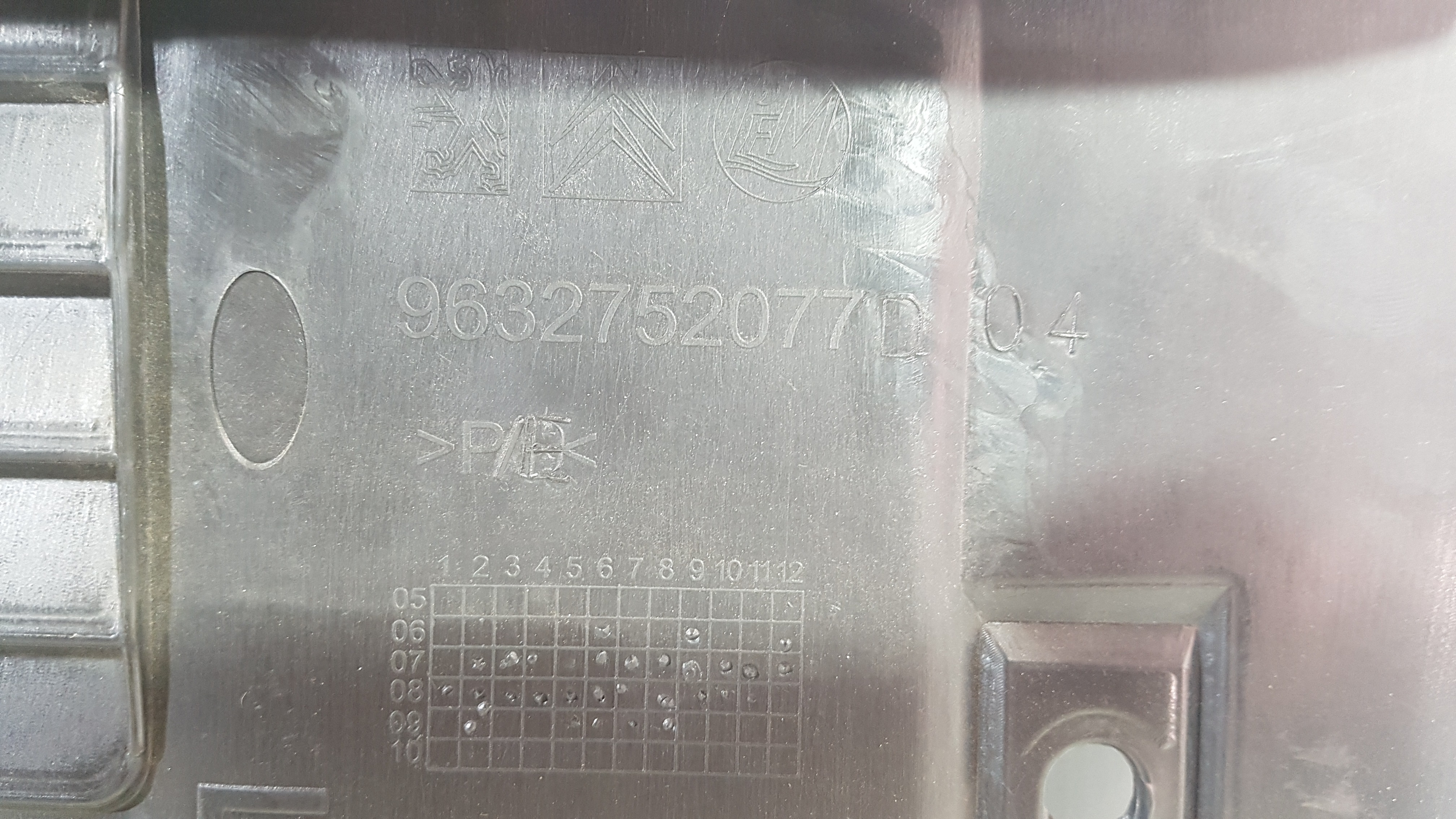 Moldura Tampa Traseira Peugeot 307 2010 Original 5