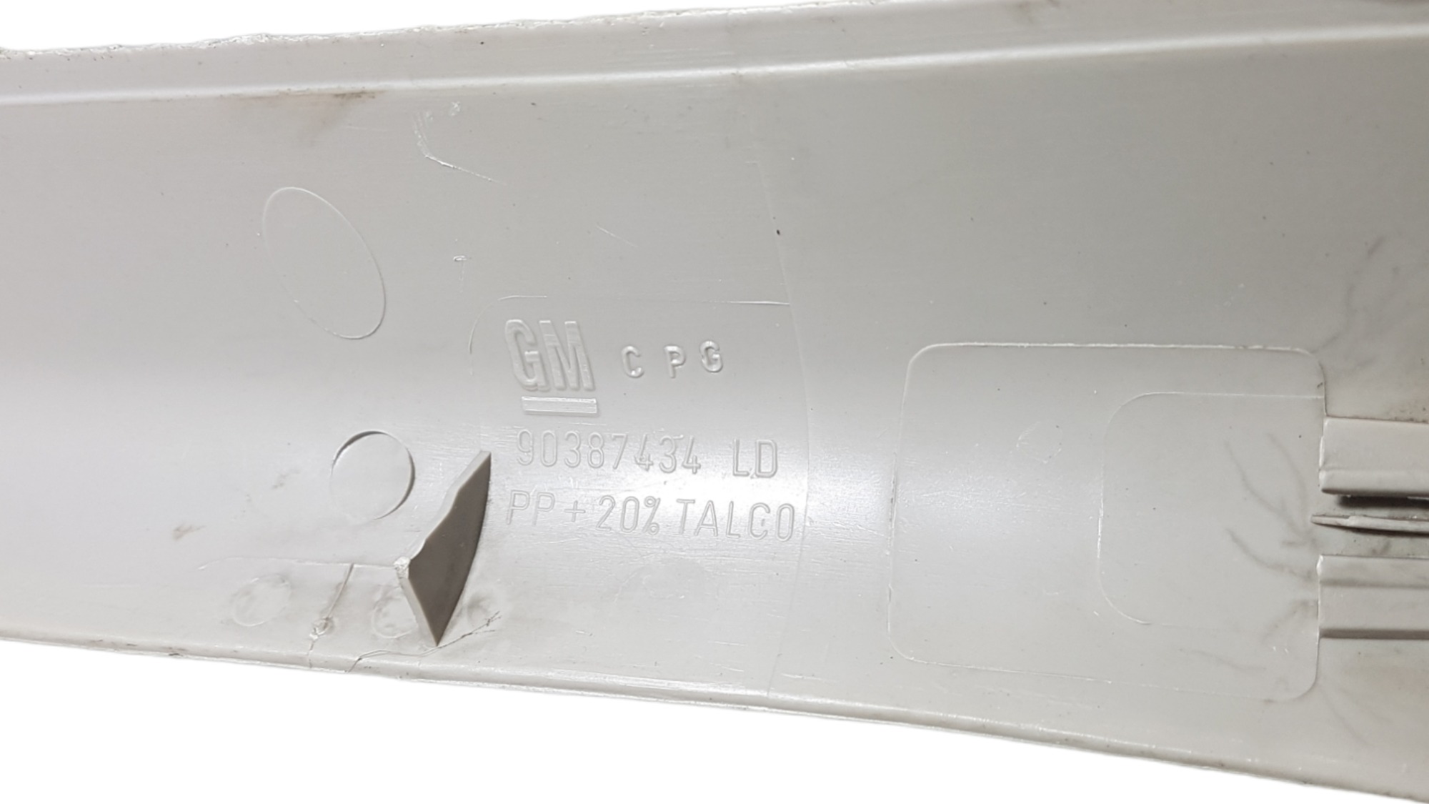Moldura L. D Parabrisa Gm Corsa 1997 90387434 Avaria 7