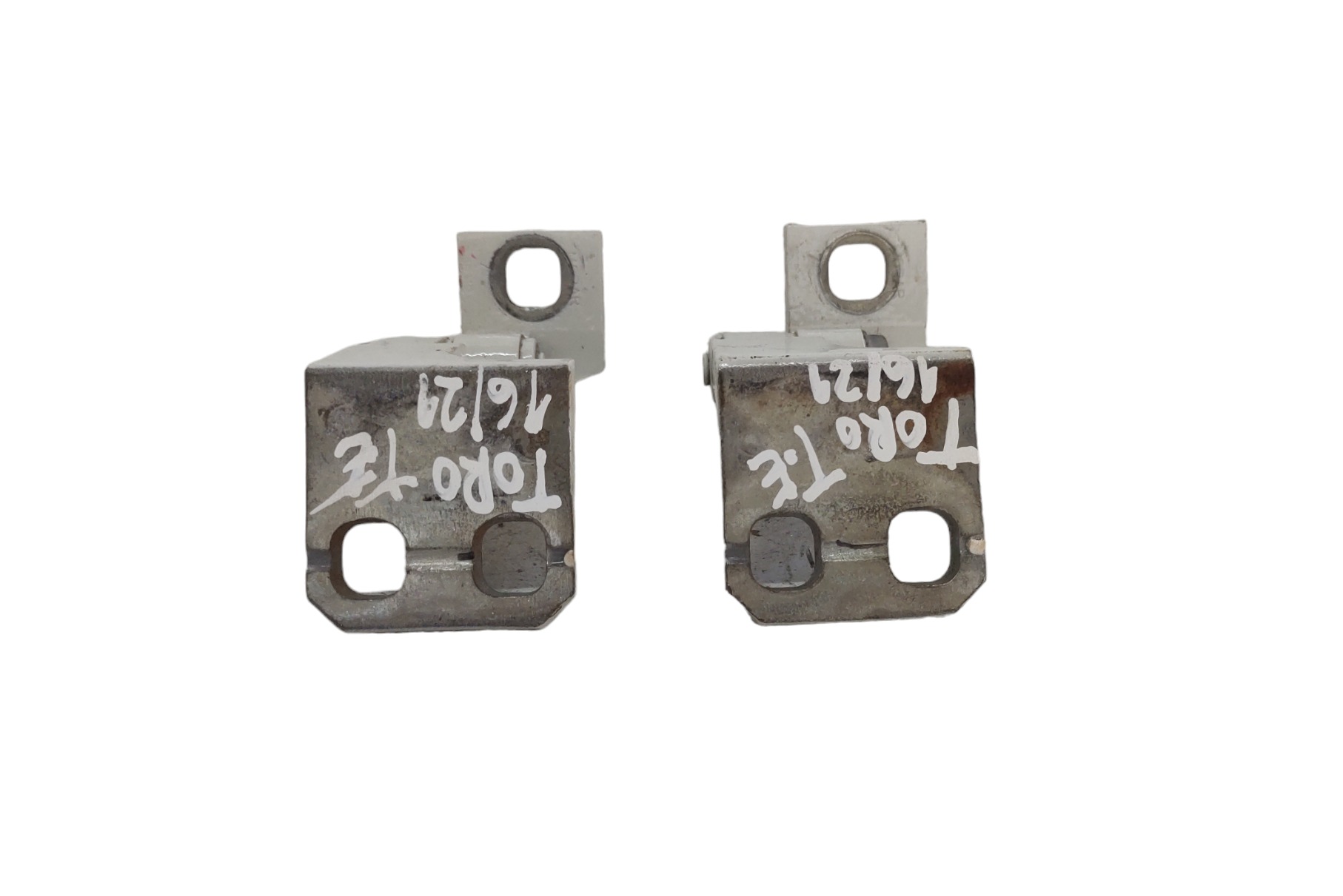 Dobradiça Porta Traseira Esquerda Toro 16 A 21 4