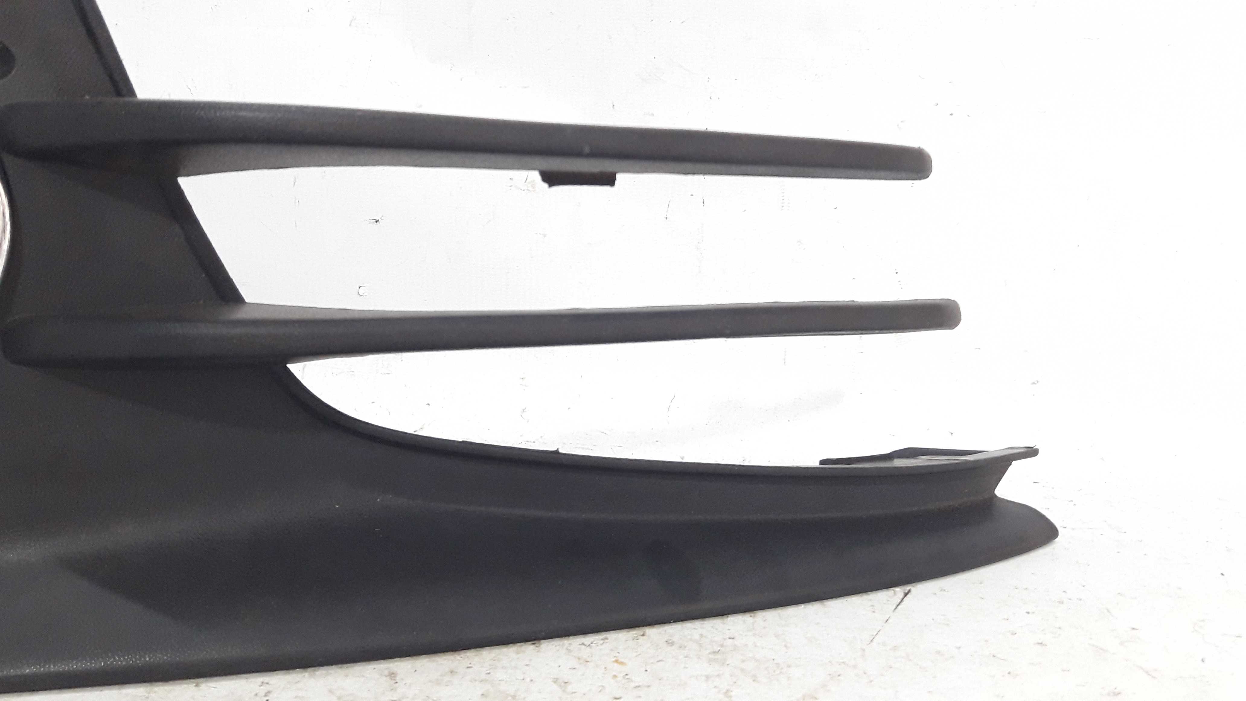 Moldura Direita Farol Milha Aro Cromado Fox 15/18 Original Preto E Cromado Direito 3